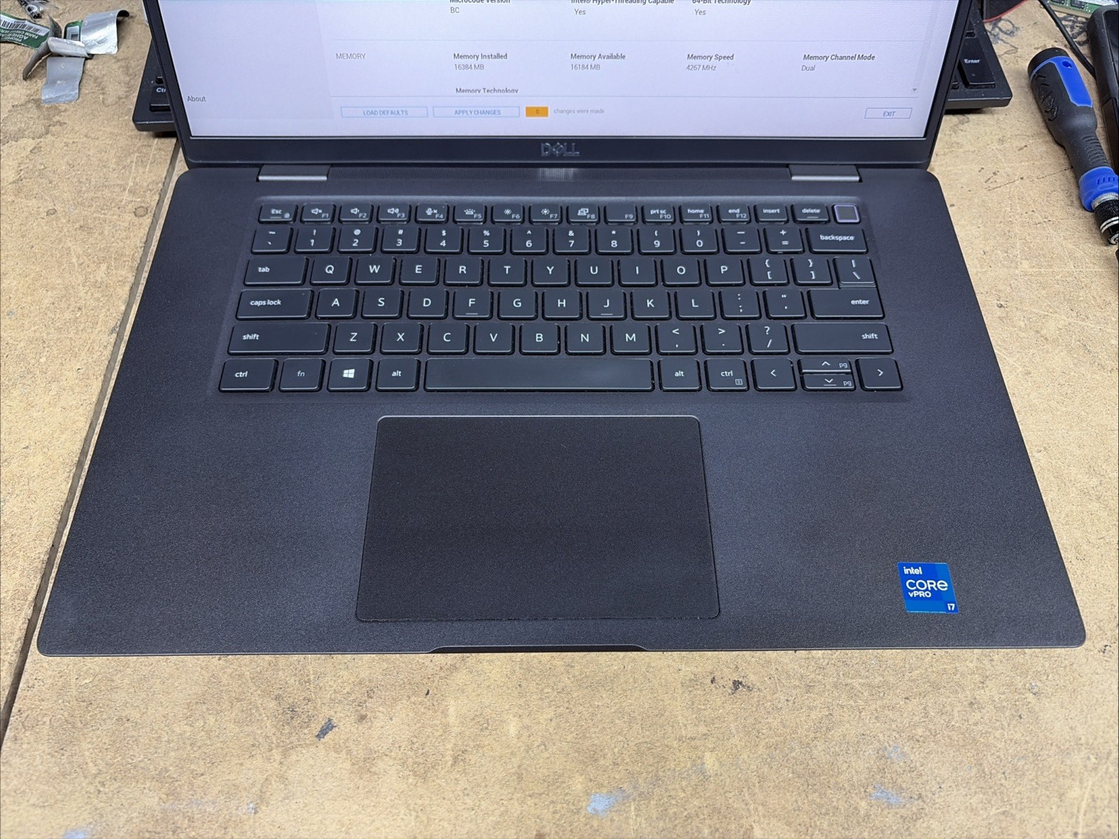 Dell Latitude 7520 15.6″ i7-1185G7 3.0GHz 16GB RAM 512GB SSD