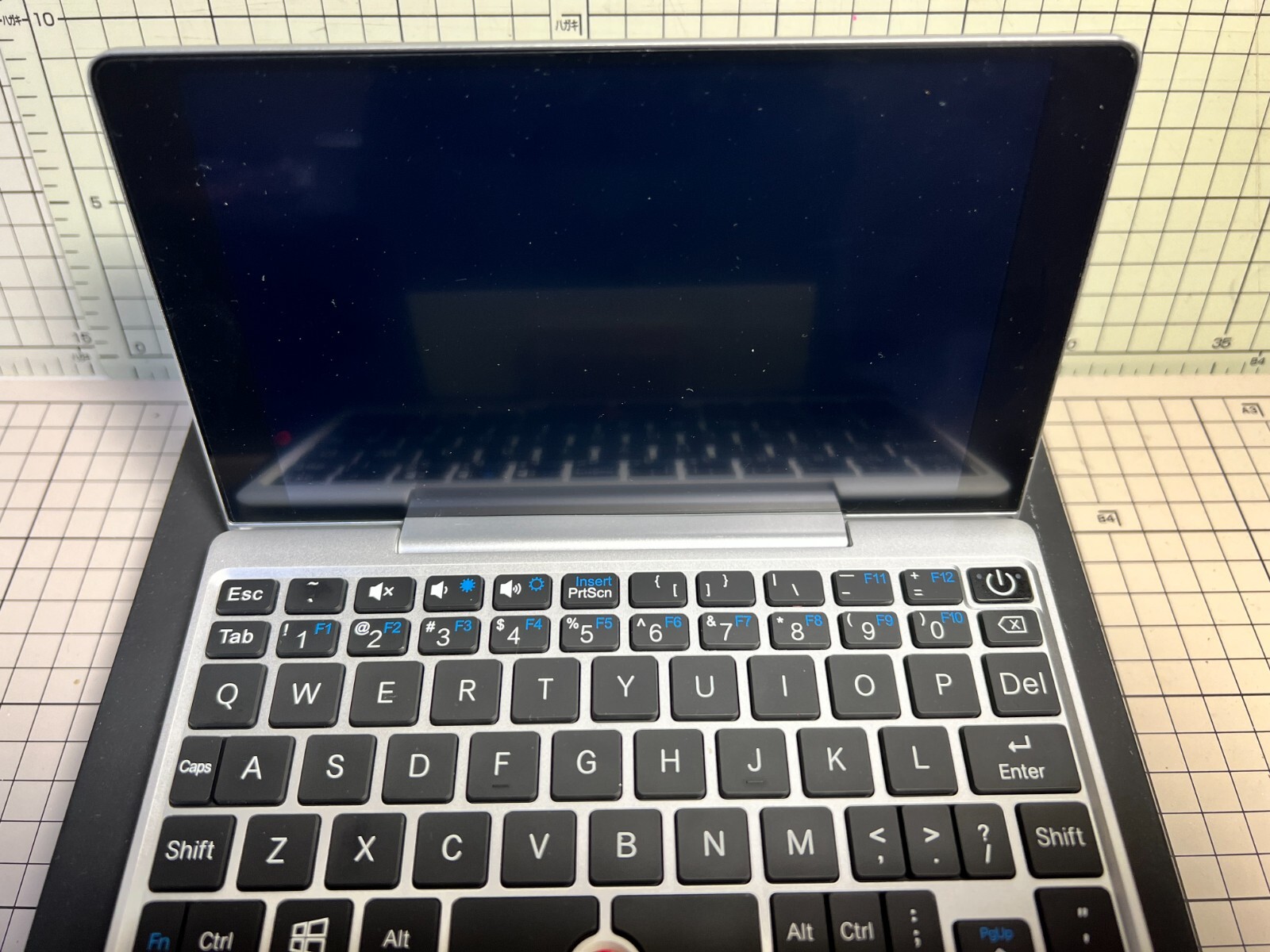 GPD POCKET X7-Z8750 model UMPC portable personal computer SILVER Excellent +