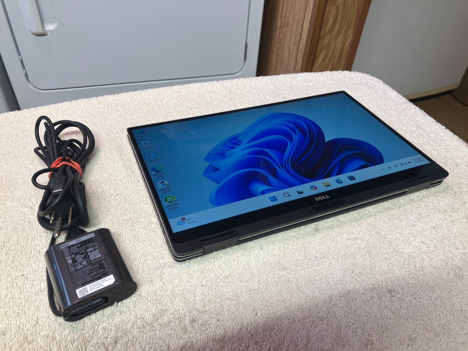 Dell XPS 13 9365 2 in 1 Touch i5-7Y57, 8 GB-256 GB NVMe Windows 11 Pro # 384N5Q2