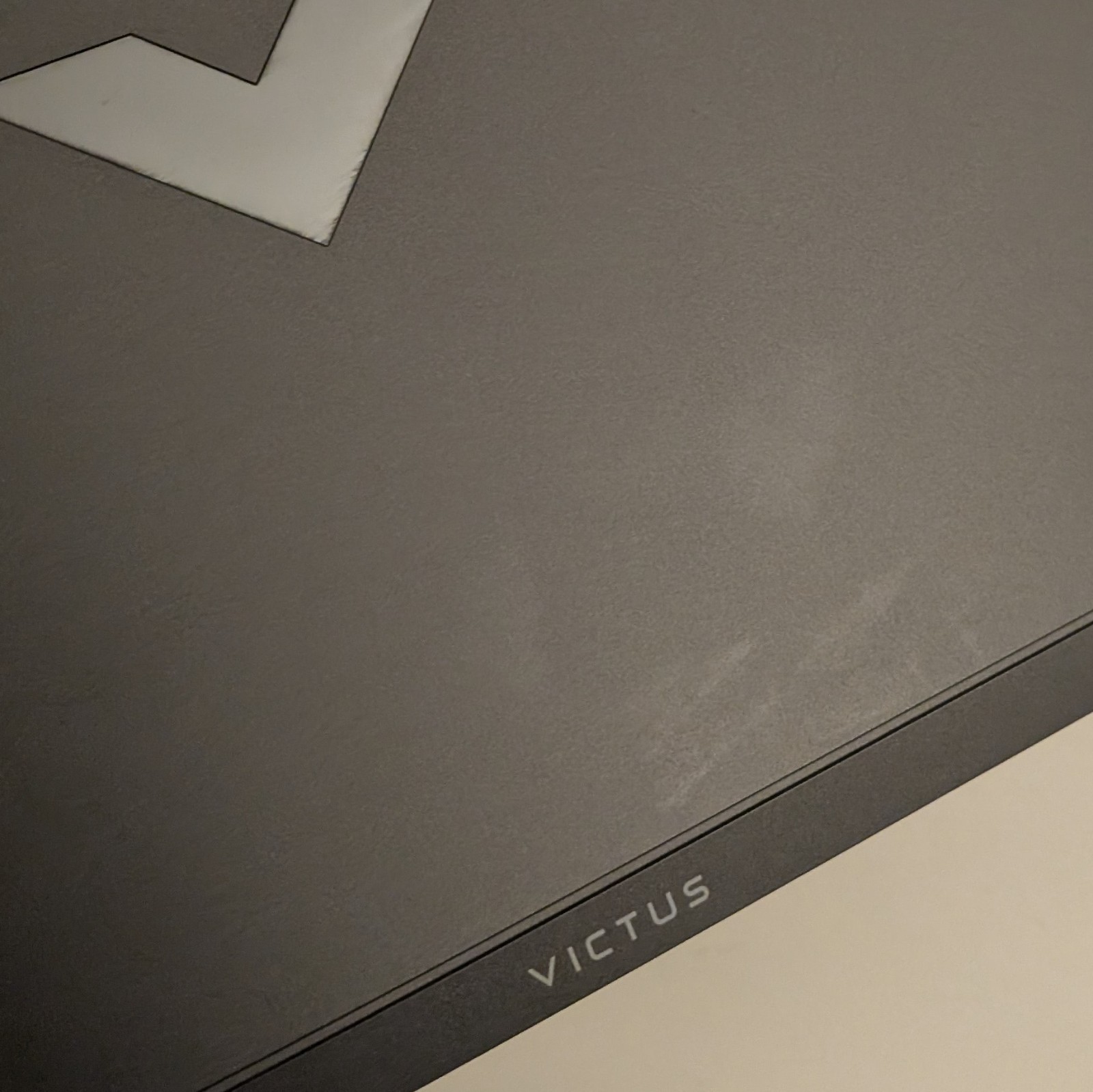 HP Victus 15.6″ FHD 144Hz (Core i7-13620H, 16GB/1TB SSD, RTX 5060) Gaming Laptop