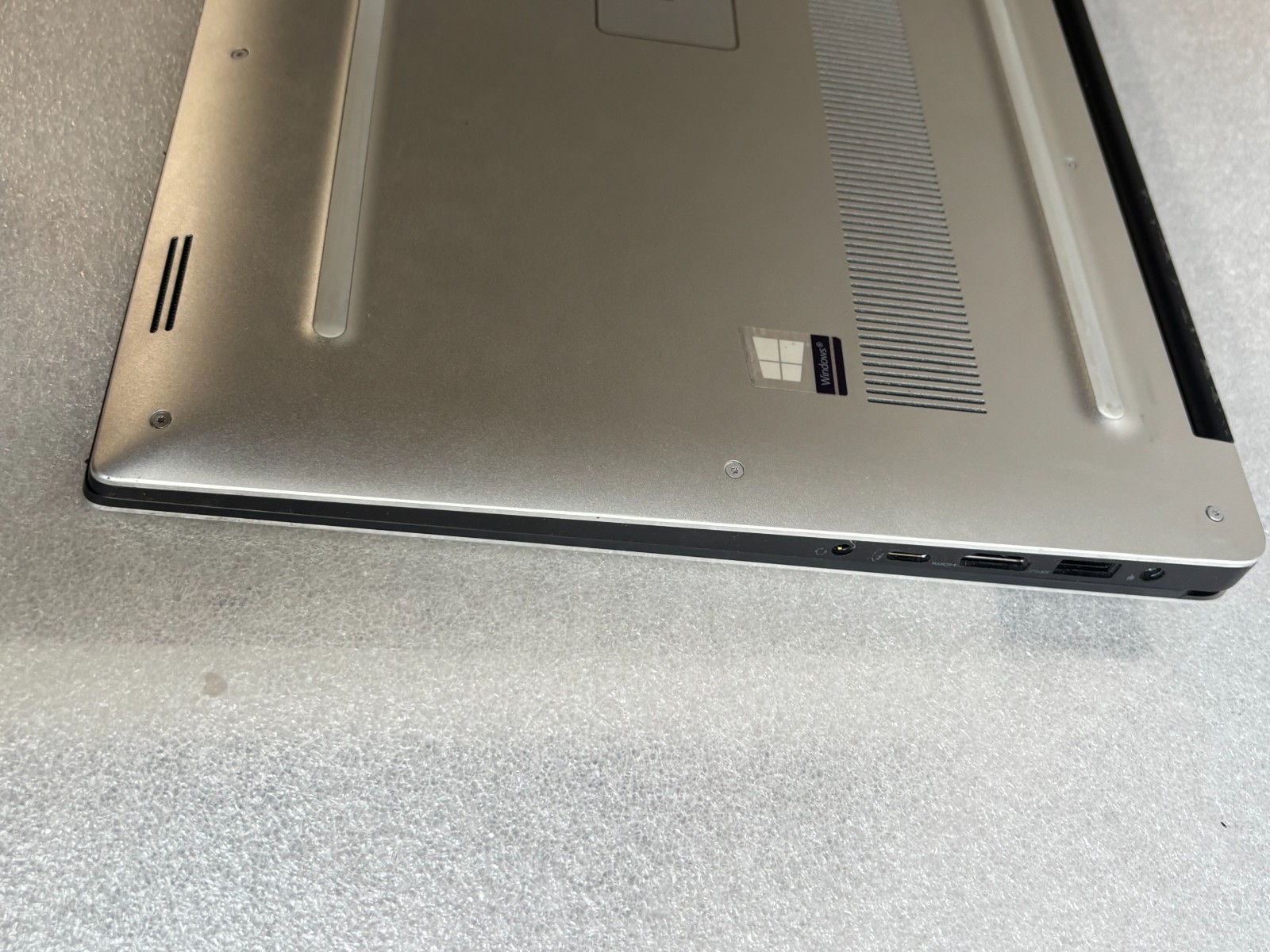DELL PRECISION 5530 i7-8850H 2.60GHZ RAM 16GB SSD 512GB NVIDIA P1000