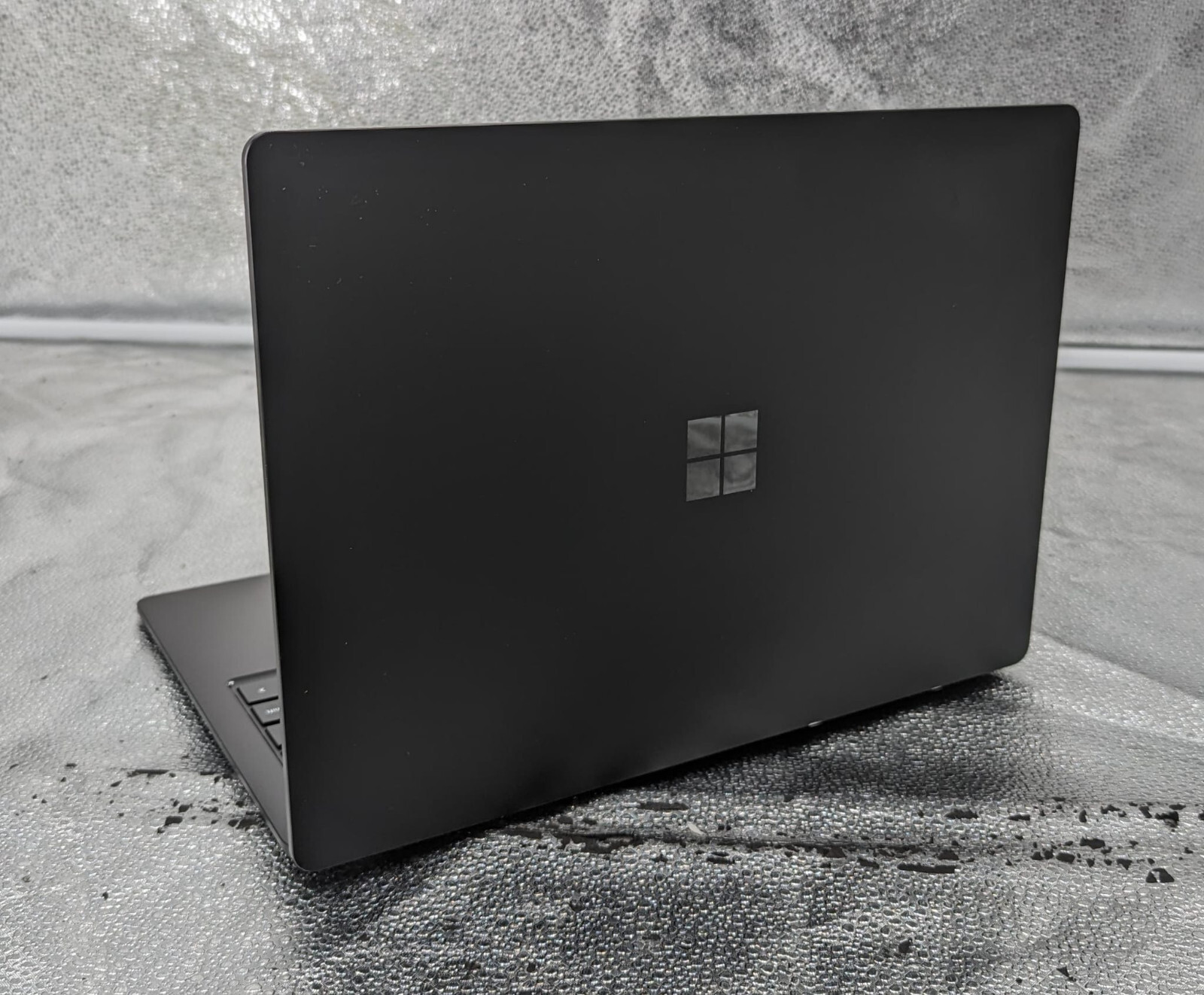 Microsoft Surface Laptop 3 13.5″ 256GB 8G, Intel Core i5-1035G7 – 1.20 GHz,