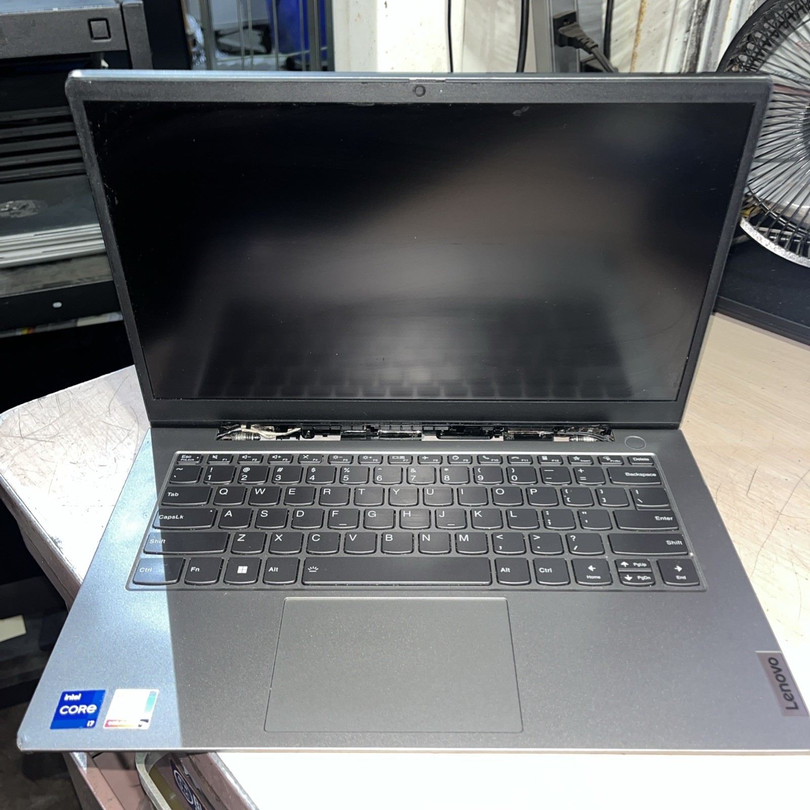 LENOVO THINKPAD 14 G4 IAP INTEL CORE I7 8GB RAM NO HD