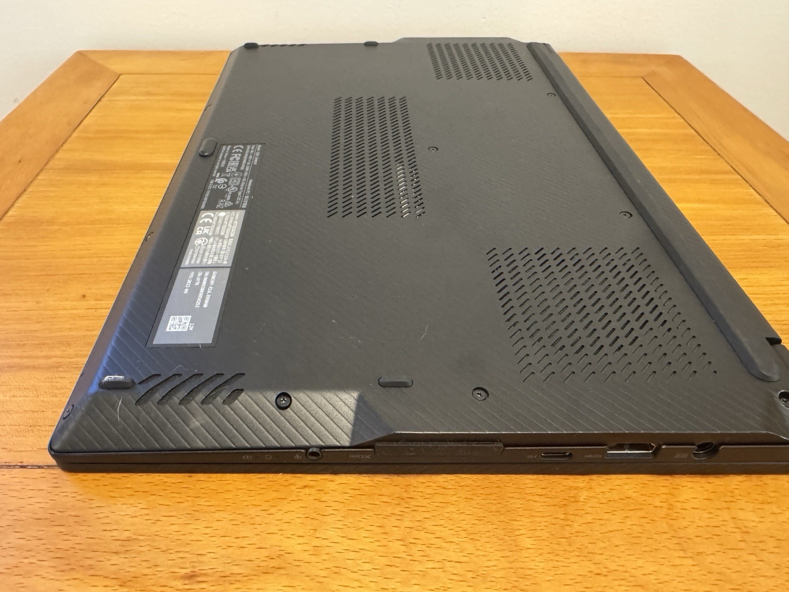 ASUS ROG Flow X16 2 in 1 Gam Laptop RTX 3060 Ryzen 9 6900HS 16GB RAM 1TB SSD PH9