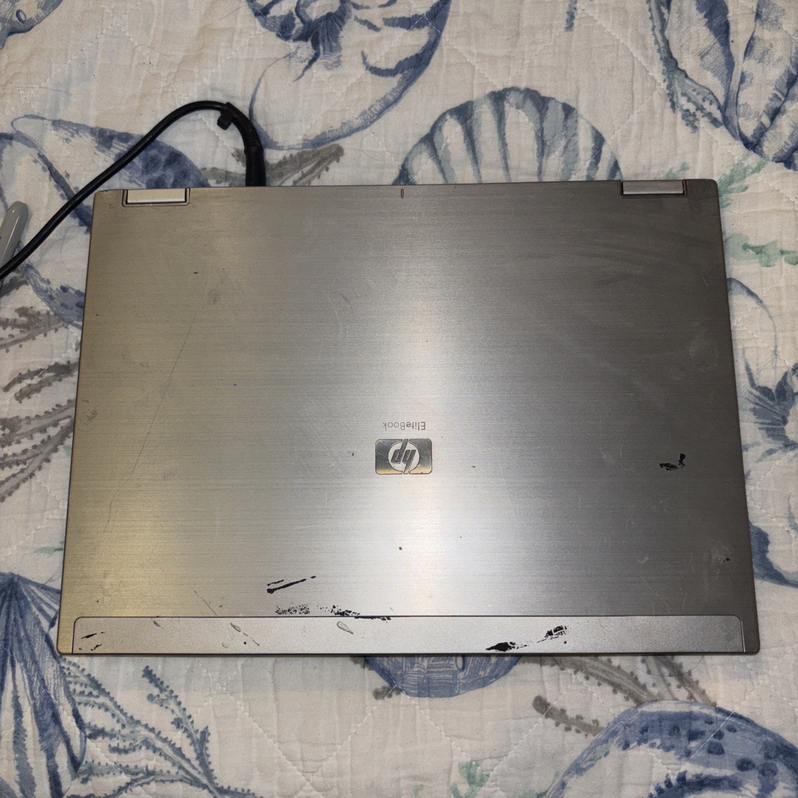 hp elitebook 6930p With Charger Powers On Windows 7 Intel Core 2 VPro