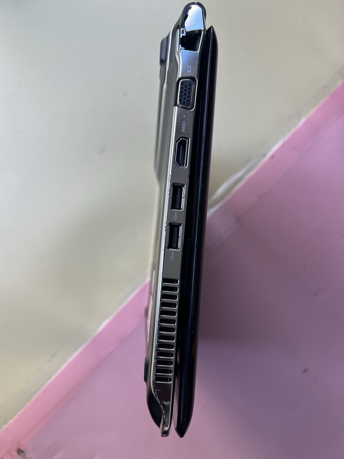 HP Pavilion Dv2 AMD Athlon 2GB RAM 500GB HDD WEBCAM HDMI