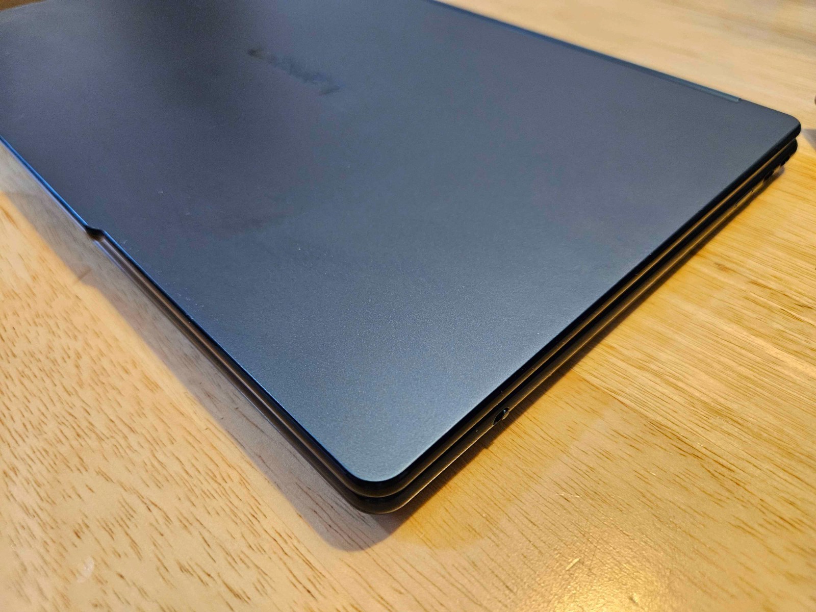 Lenovo Yoga Book 9i 14″ Dual OLED Touch 3K Ultra 7 255H 16GB RAM 1TB SSD Laptop