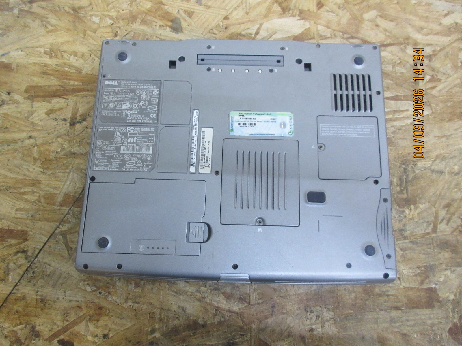 Vintage Dell Latitude D505 15″ C-Pentium M 2GB RAM NO BATTERY/HDD/SSD.