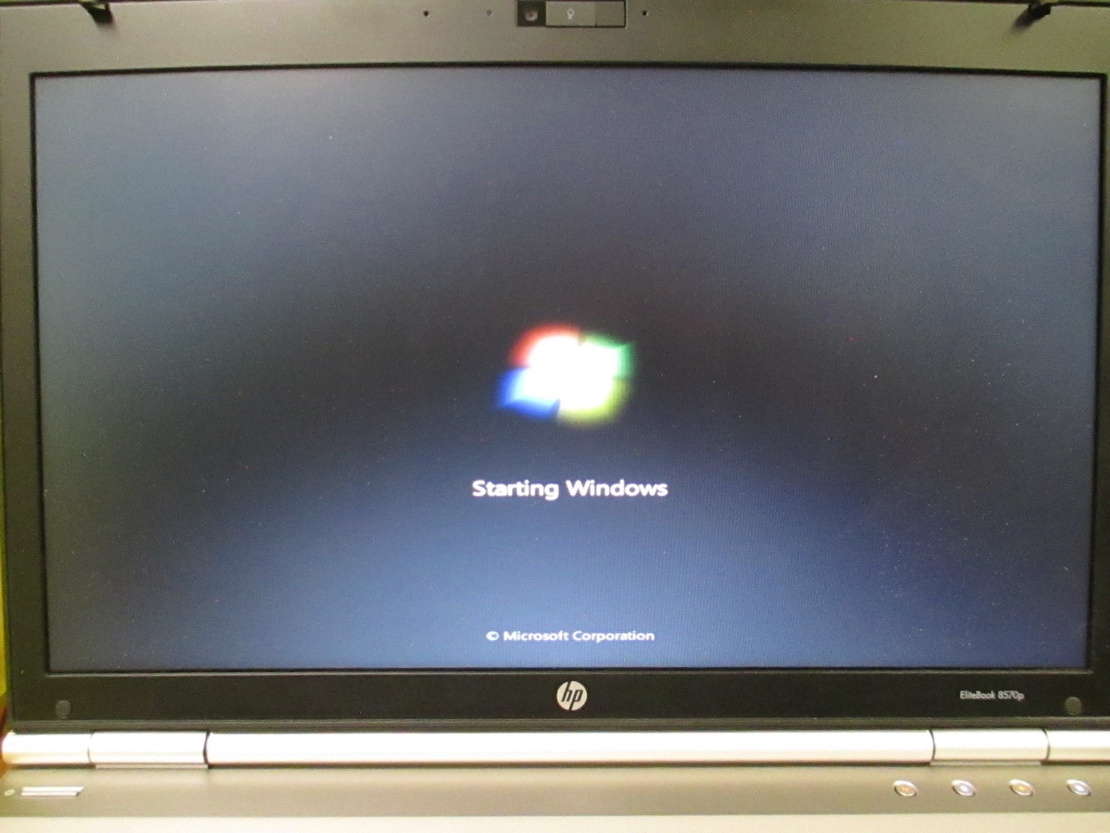 HP Elitebook 8570p Laptop/2.6GHz /4GB Ram/500GB HDD/WebCam/DVD (WORKING) *Nice