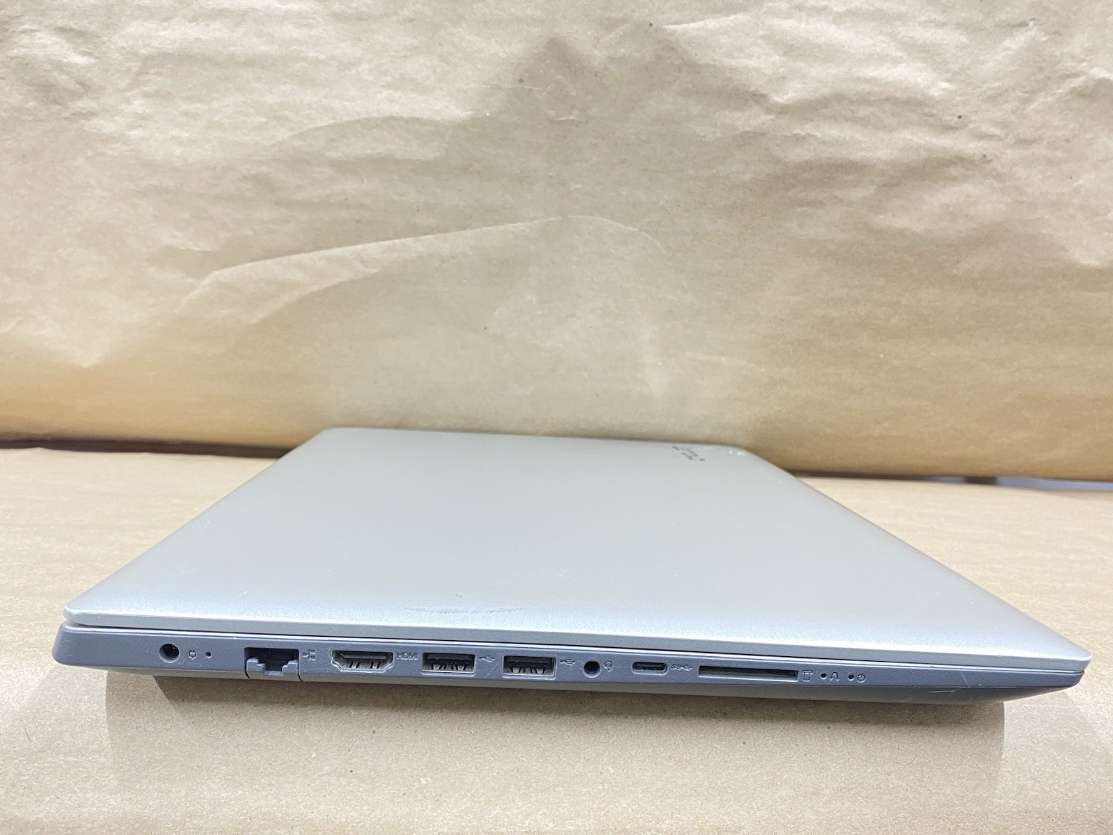 Lenovo 80XS – 15.5″ 1366×768 – AMD A12-9720P – 4GB – 128GB SSD – Win 10 READ