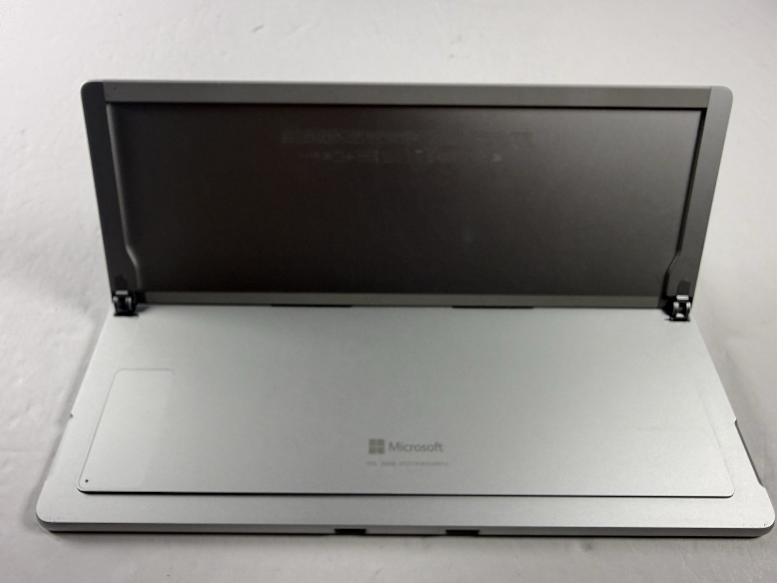 Microsoft Surface Pro 8 (1982) i5-1145G7 – 16GB RAM – 256GB 120Hz – Win 11 Pro