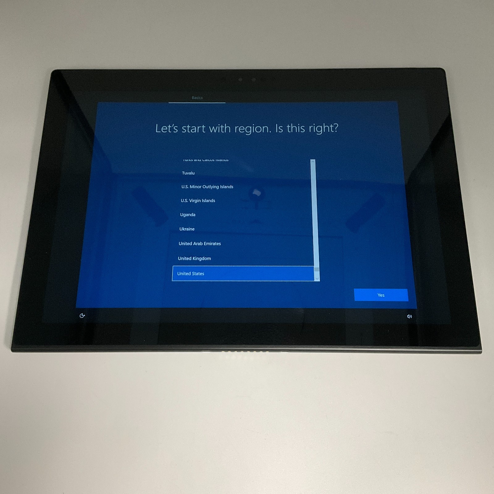 Lenovo Miix 630 Tablet Snapdragon 835 4 GB RAM 128 GB SSD With Keyboard- NO PEN!