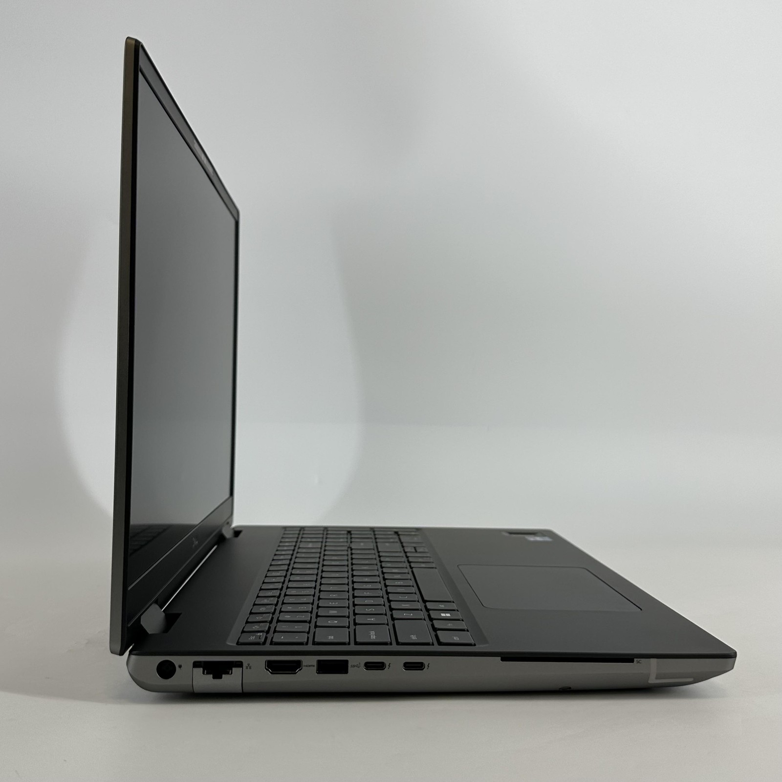 Dell Precision 7680 16 FHD+ 2.2 GHz i9-13950HX 64GB 1TB SSD NVIDIA RTX 3500 Ada
