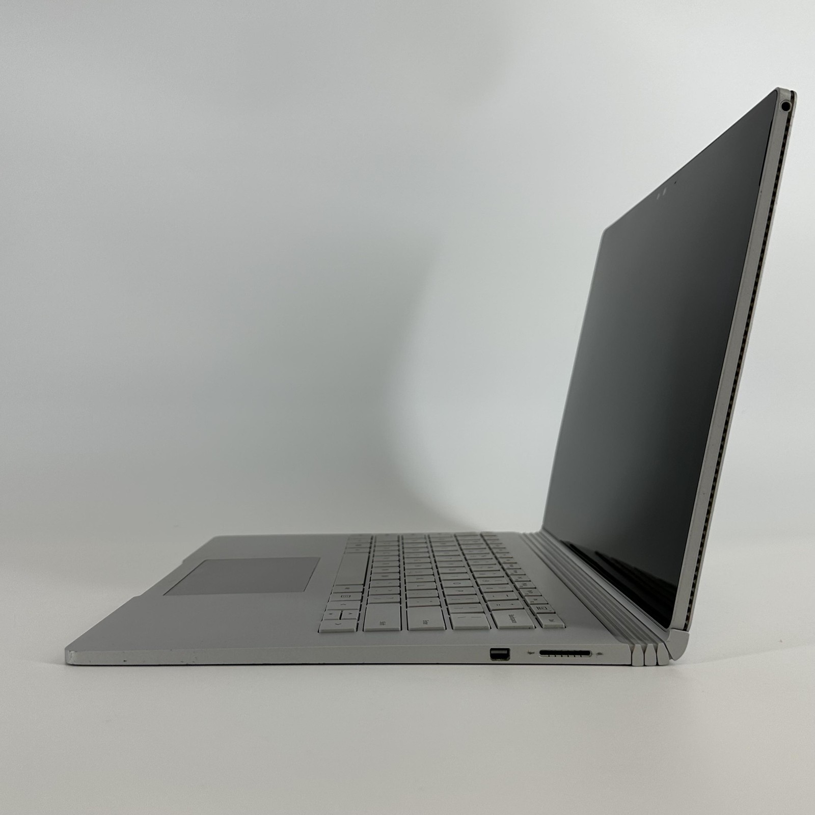 Microsoft Surface Book 1 13.5 QHD+ TOUCH i7-6600U 2.6GHz 16GB 1TB SSD NVIDIA GPU