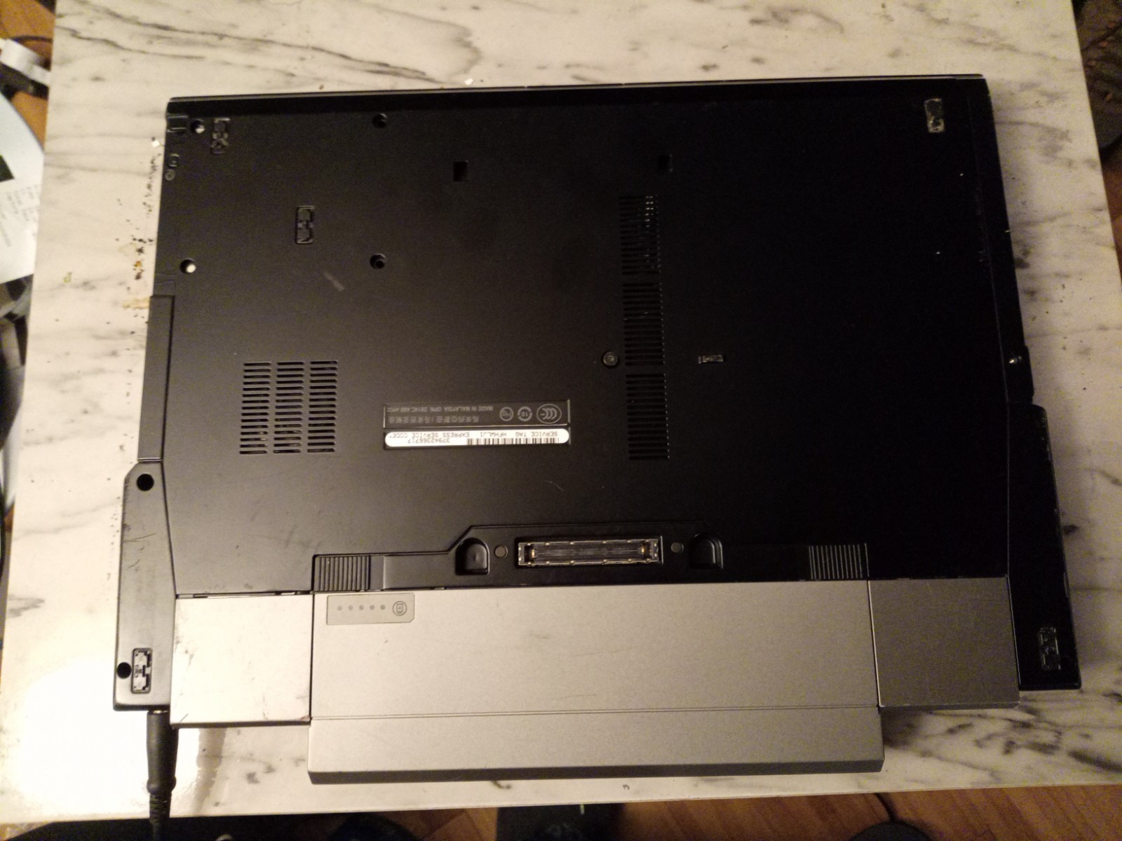 Dell Latitude E6400 14″ Laptop Intel Core 2 Duo T9800 2.93Ghz 4GB RAM NO HD/OS