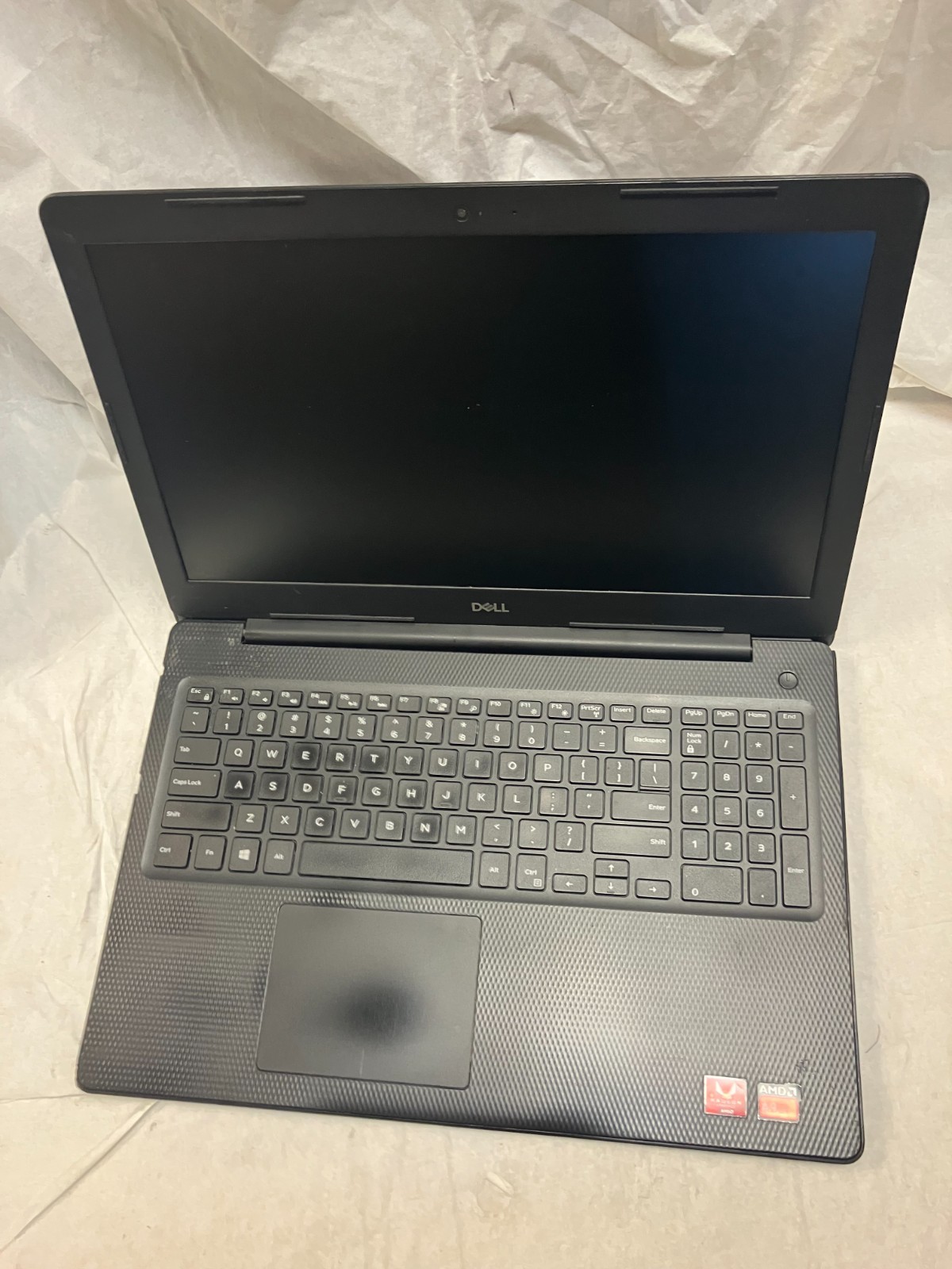 Dell Inspiron 3595 15.6″ AMD A9-9425 Radeon R5 no SSD no Ram FOR PARTS