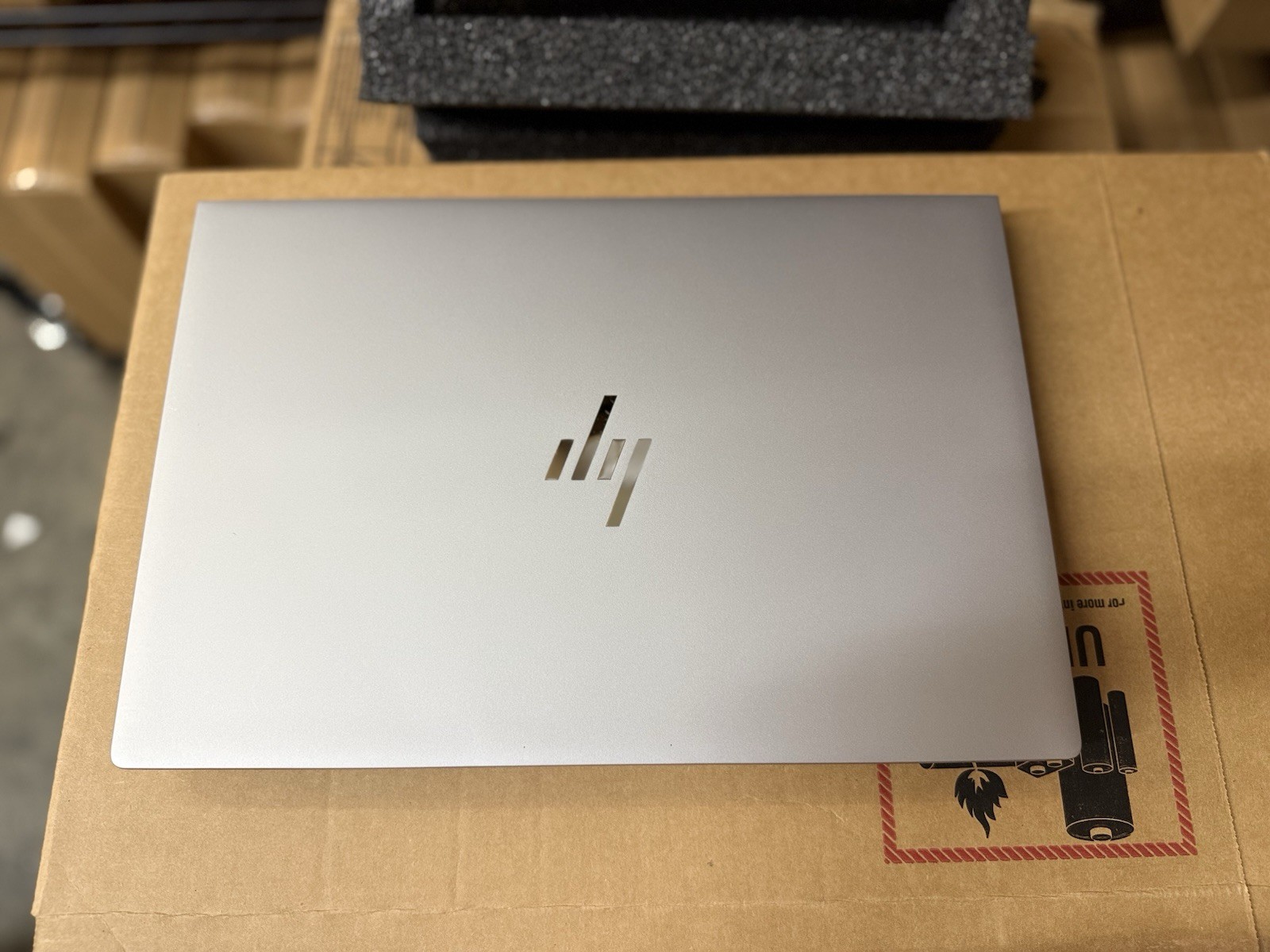 HP ZBOOK FURY G11 I9-13950HX / 64GB DDR5 /1TB NVME / NVIDIA RTX 4000 Ada 12GB