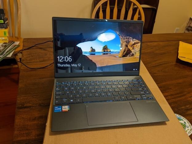 Asus Zenbook 13 ultra-slim Laptop 13.3″ Intel Core i5 256GB SSD UX325EA-DS51