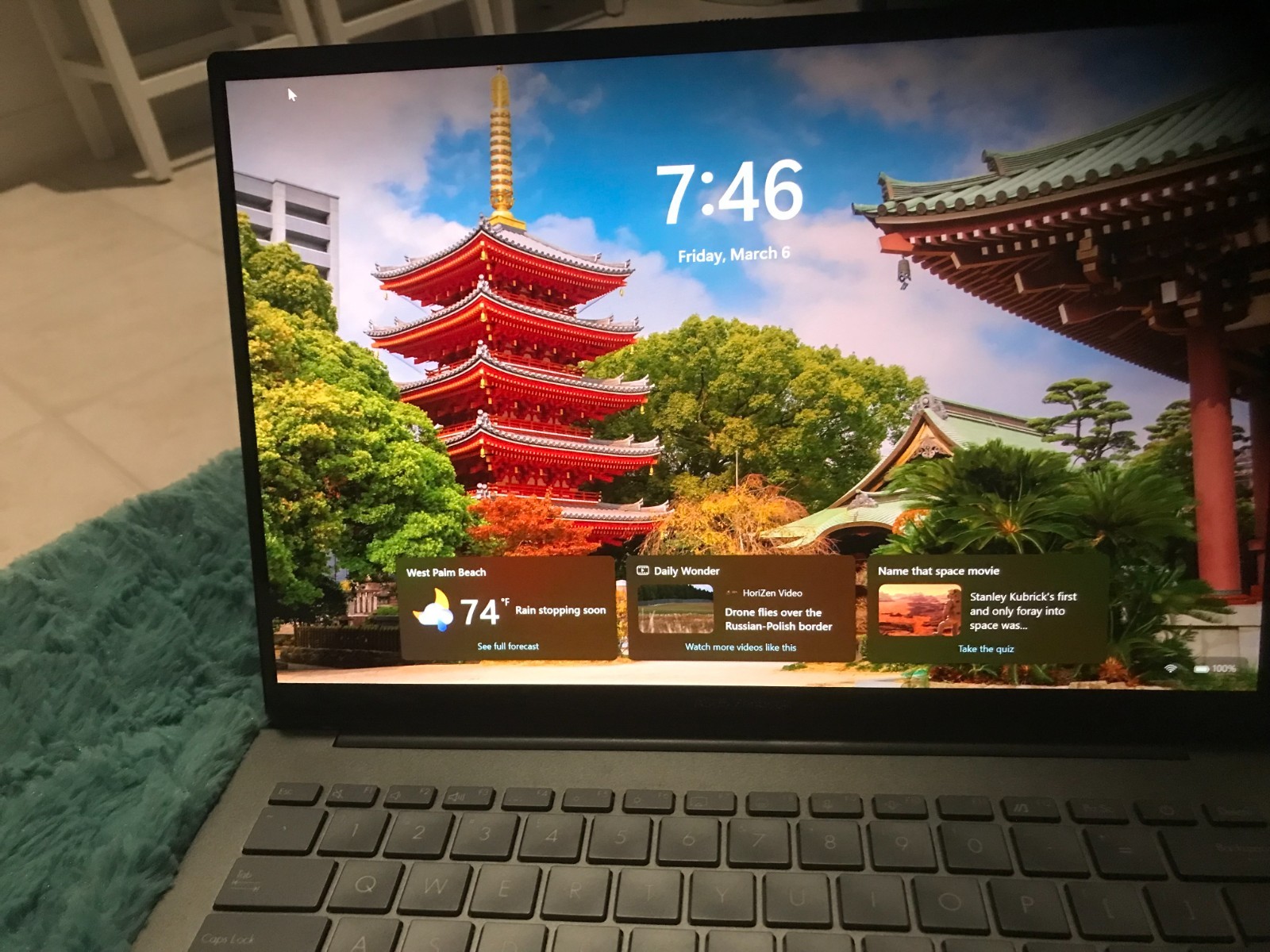 ASUS Zenbook 14″ FHDOLED Touch Screen Laptop Intel Core Ultra 9 32GB RAM 1TB SSD