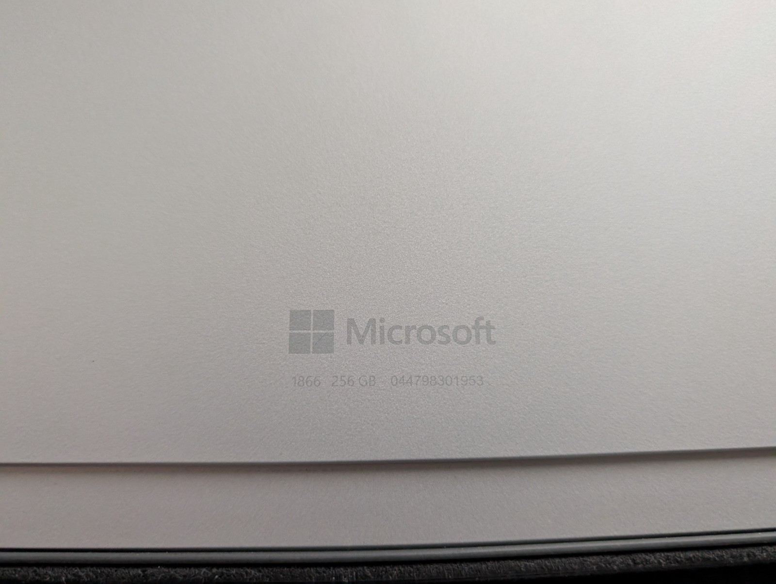 Surface Pro 7 i5-1035G4 8GB 256GB Win 11 w/ Keyboard – As Is No AC