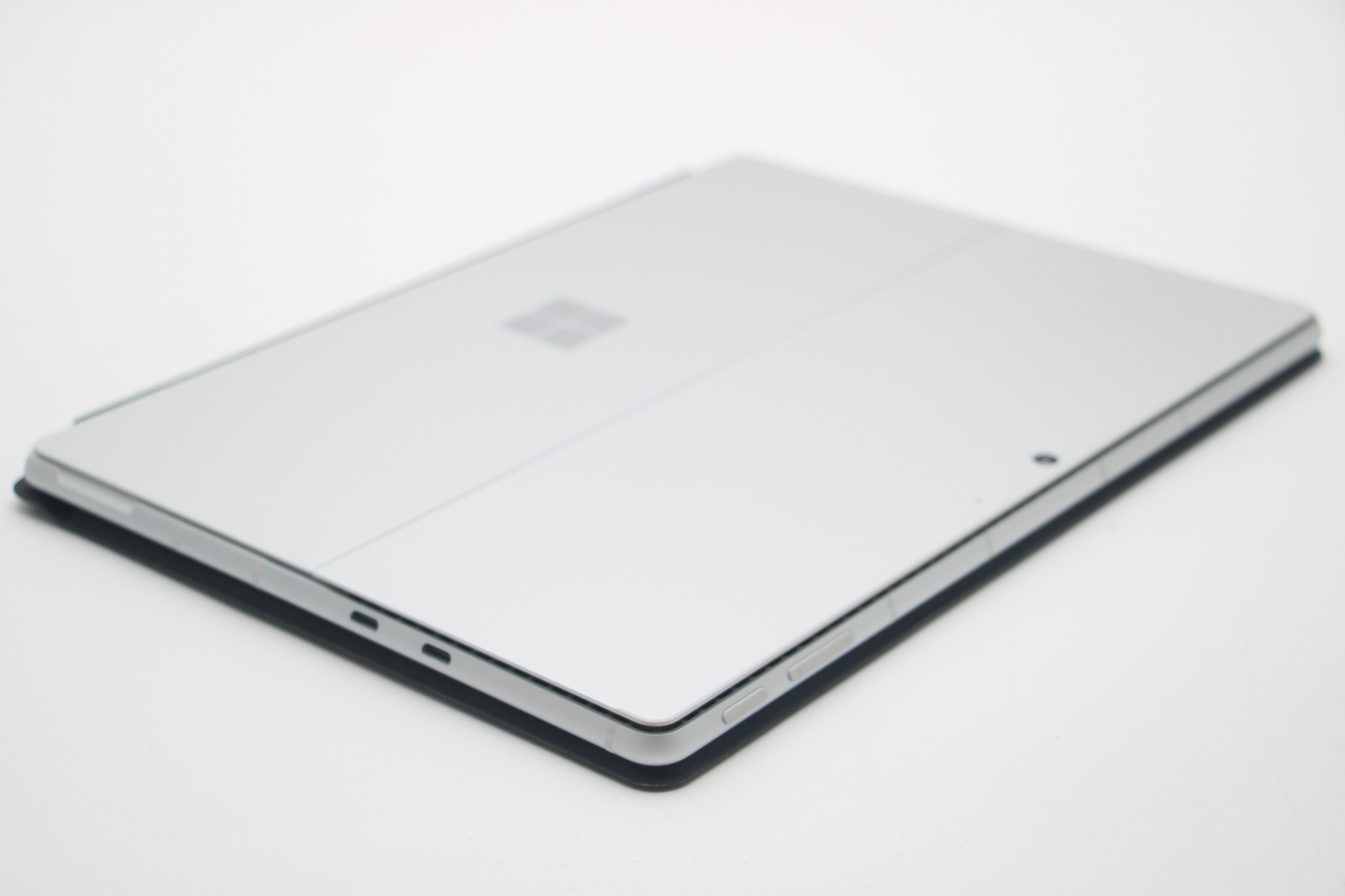 Microsoft Surface Pro 10 Cellular 5G *2.10GHz Ultra 5 / 16GB / 512GB SSD/97% BH*