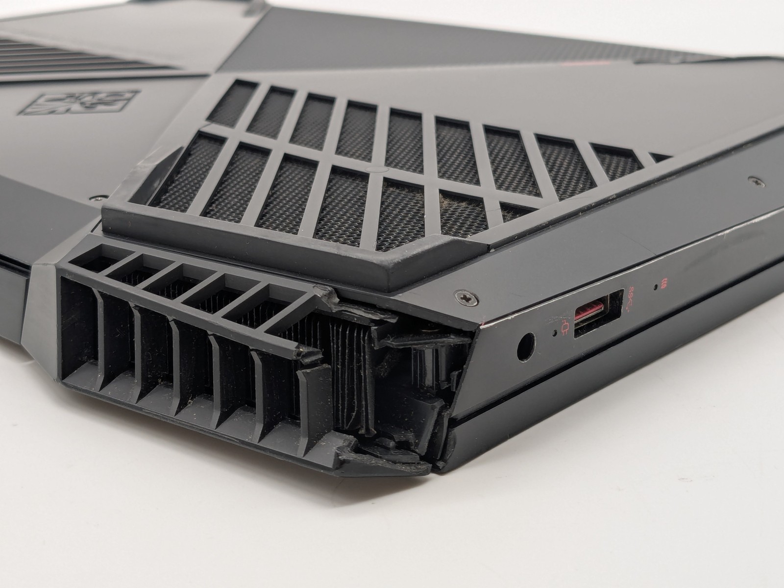 HP OMEN 15-dc0051nr 15″ FHD I7-8750H GTX 1060 Backlit *READ*