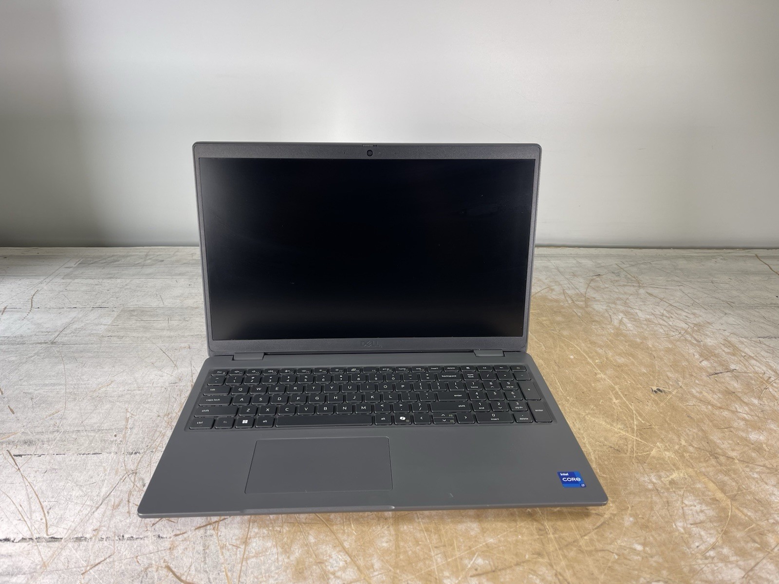 DELL LATITUDE 3550 i7-1355U @ 1.20GHz, NO RAM/NO HDD/OS – (FOR PARTS)