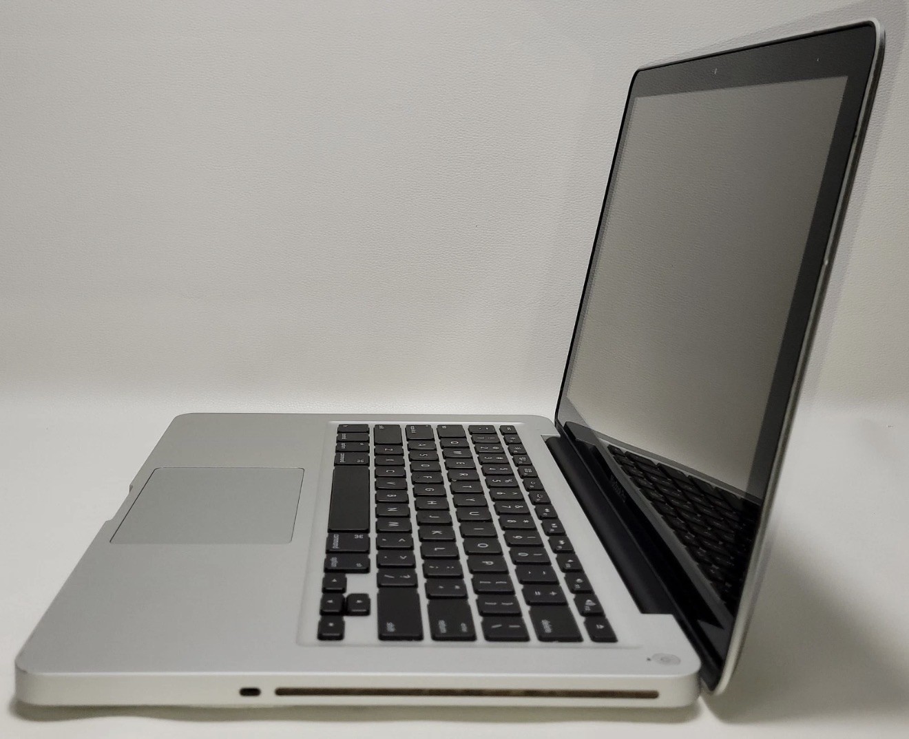 Macbook Pro A1278 i5-3210M 8GB 500GB with ADAPTER (UID AT65475E81, AT216DB428)