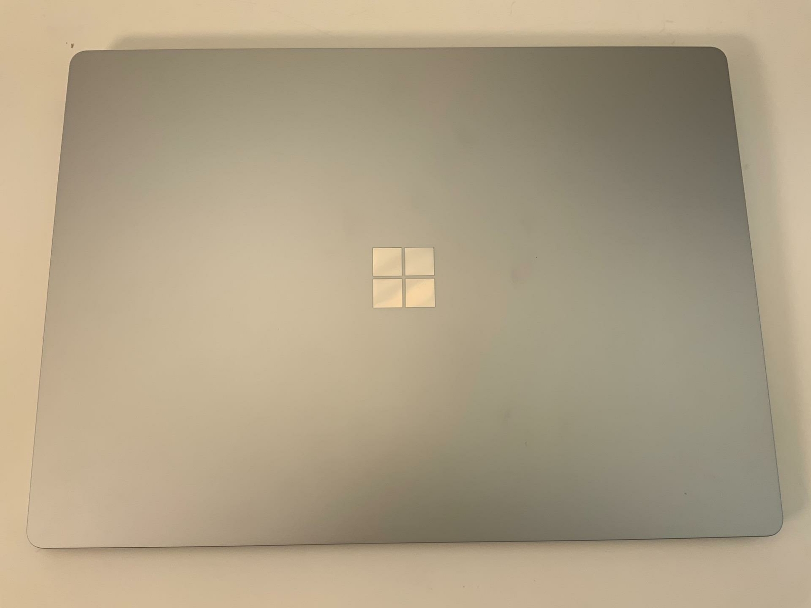 Microsoft Surface Laptop 4 15″ (256GB SSD, AMD Ryzen 7, 4.20 GHz, 8GB) 5UI-00001