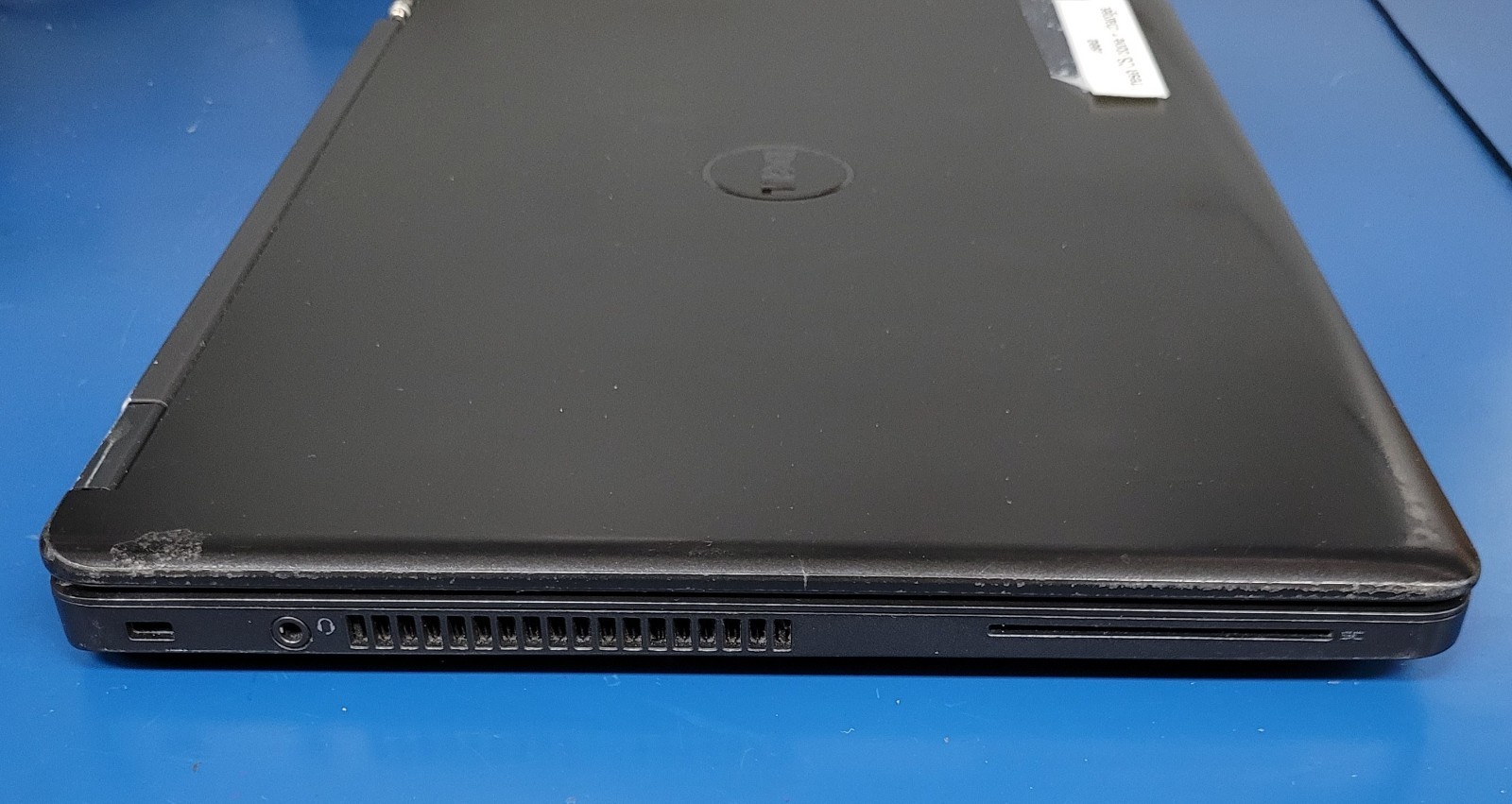 Dell Latitude E5450/Intel i5-5300U /4 GB RAM /256 GB HHD /Windows 11 + Chrger