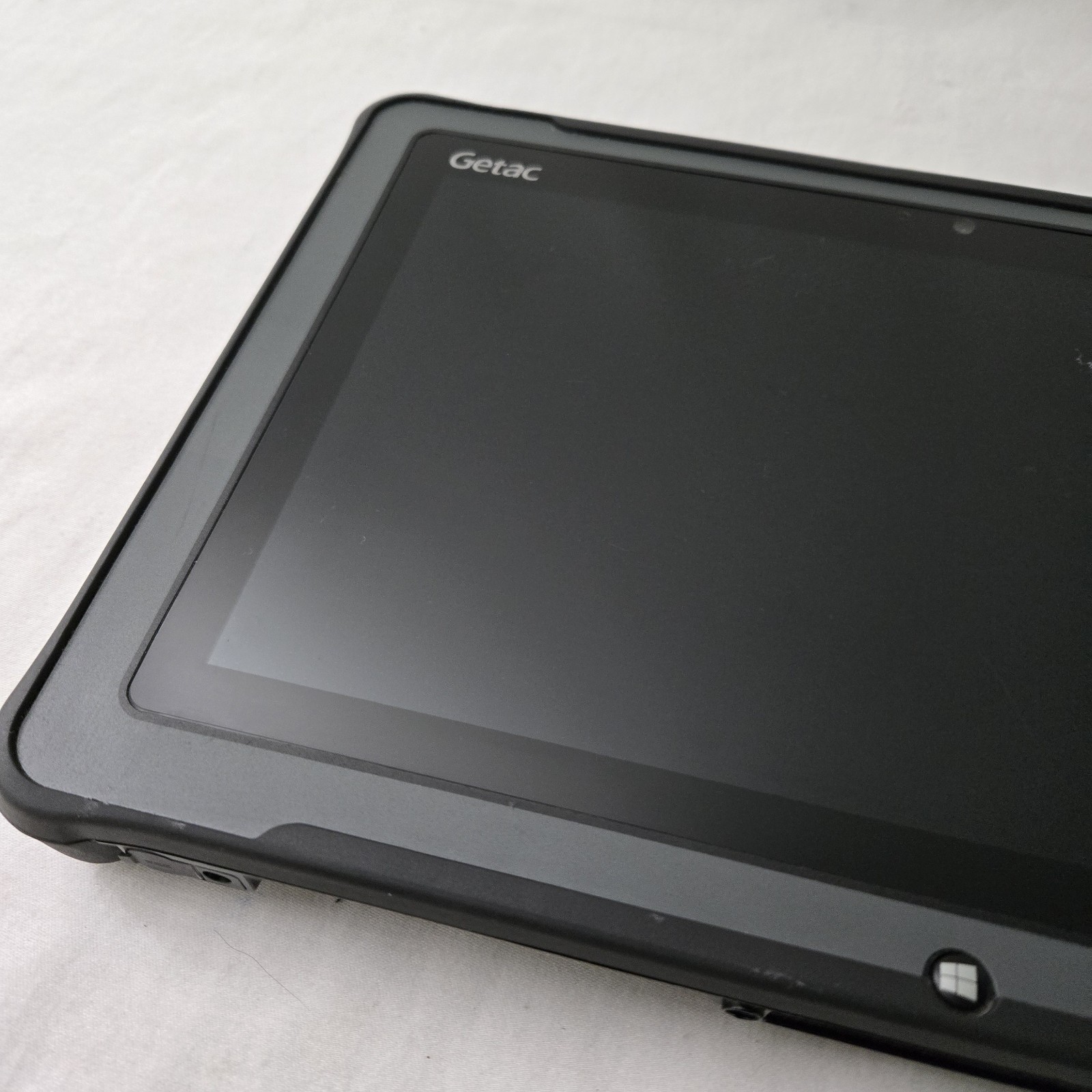 GETAC F110 G3 Rugged Tablet i7-6500U 2.50GHz 256GB SSD 16GB Ram Win10P — READ