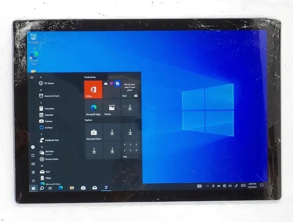 Microsoft Surface Pro 7 1866 Core i5-1035G4 1.1GHz 16GB 256GB – cracked screen