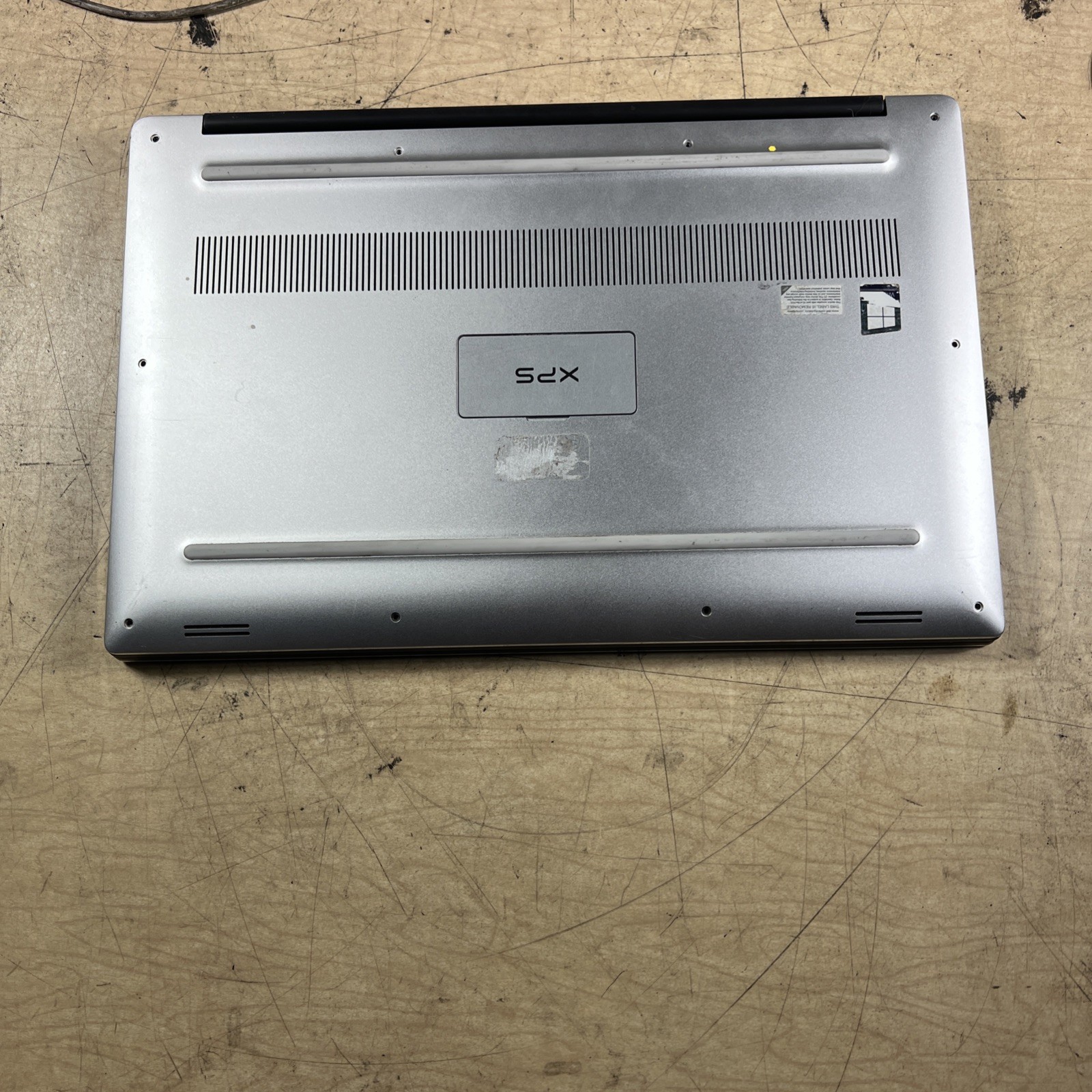 DELL XPS I5 7590 INTEL CORE I7-9750H 2.60GHZ 16GB RAM **NO HD/ NO CADDIE/ NO OS/