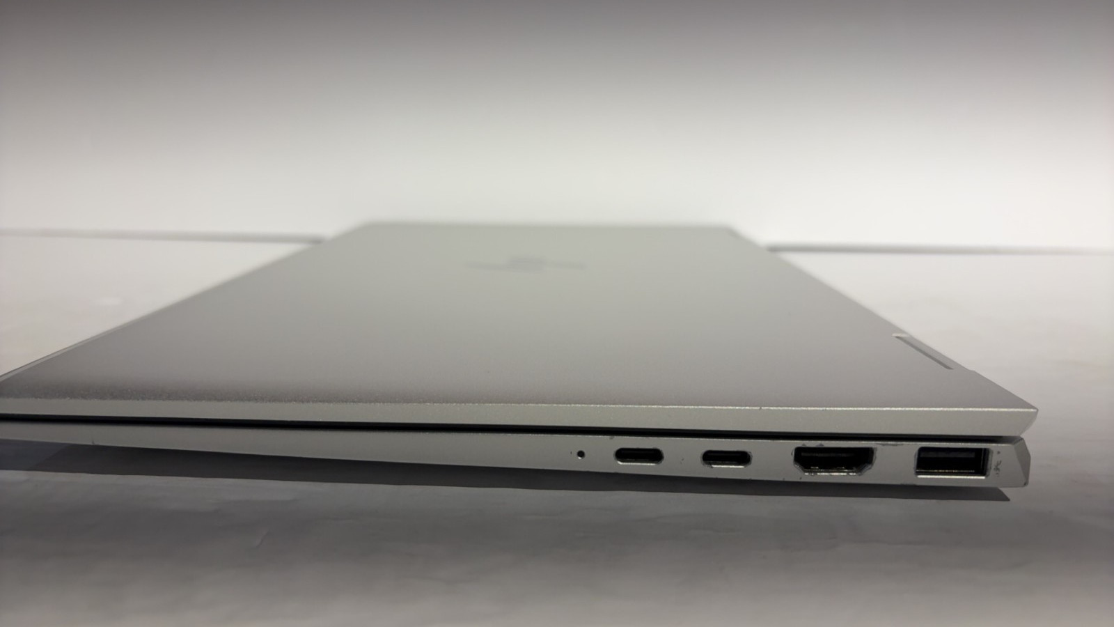 HP EliteBook x360 1040 G8 2-in-1 i5-1145G7 16GB 256GB SSD 14″ Touch Iris Xe