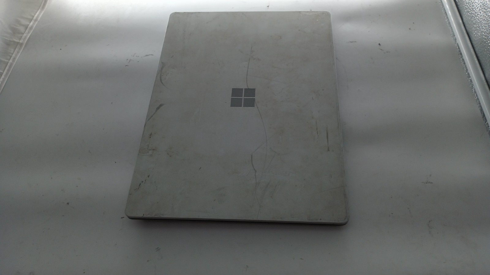 12033 Surface Laptop.(No charger!!) i7-7660U.8GB.256GB SSD.13.3″ 2K Touch.W11