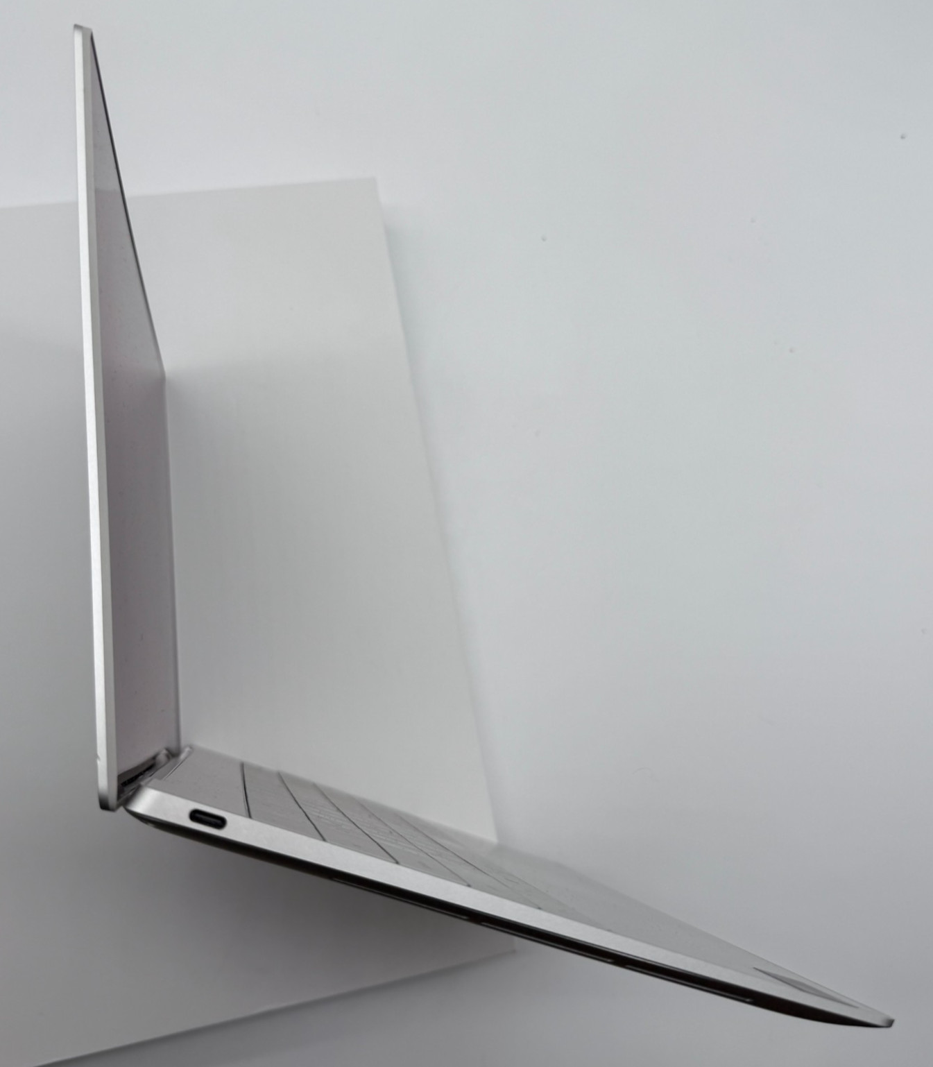 Dell – OLED TOUCH – 5.0GHz Ultra 7 165H – 32GB RAM – 1TB SSD – WARRANTY 2027