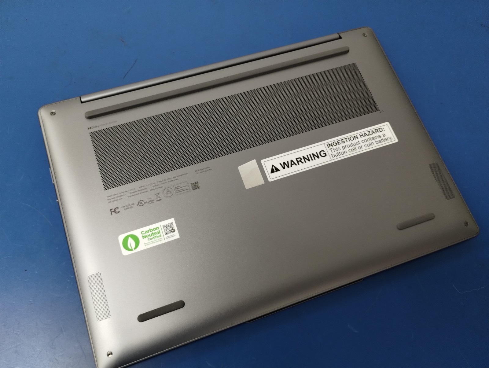 Lenovo Slim 7 14ILL10, Intel Core Ultra 7 258V, 2.20 GHz, 32 GB RAM, 1 TB NVMe