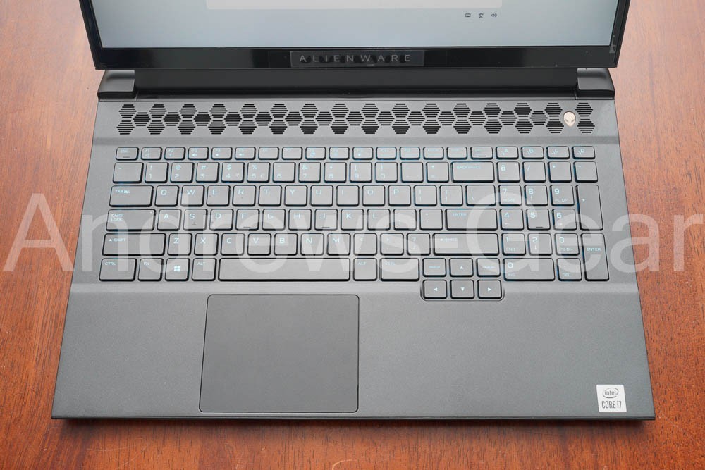 Alienware m17 R3 17.3″ 144Hz i7-10750H RTX 2060 6GB 16GB RAM 512GB SSD