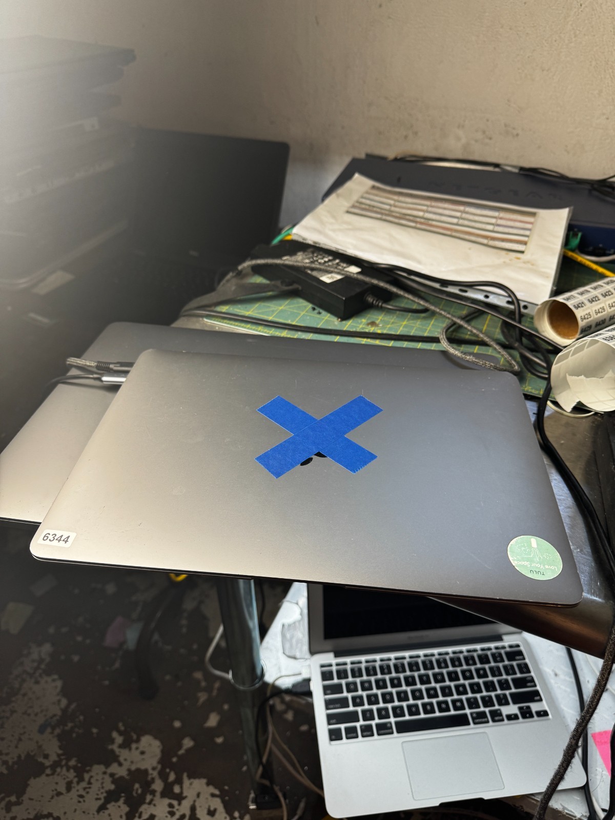 Apple A1932 MacBook Air 13.3″ Laptop for Parts/Repair #6344