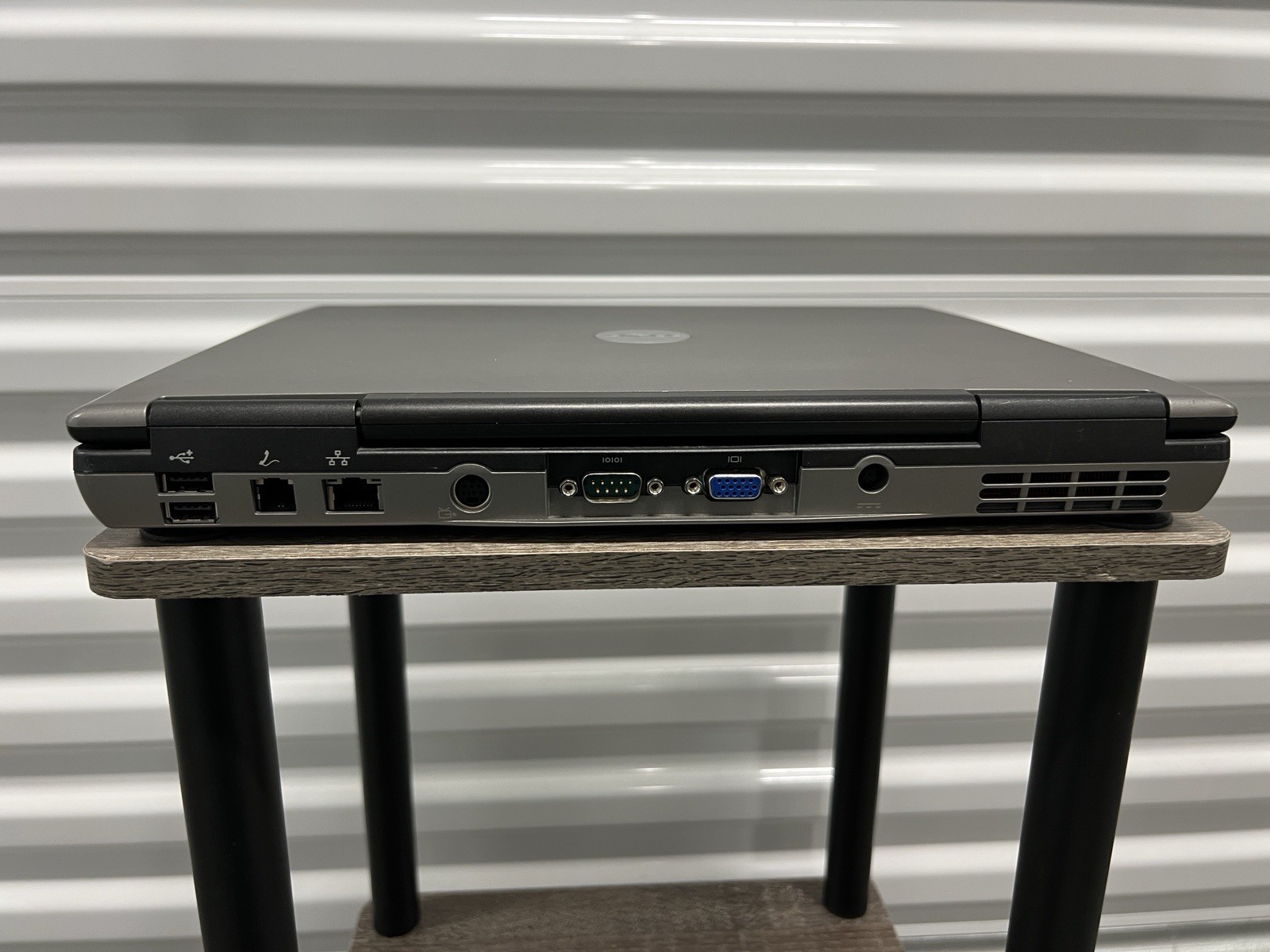 Dell D520 /1.66Ghz/1GB Ram/Windows XP Laptop/40GB HDD WIFI /DVD/CD rs232 Serial