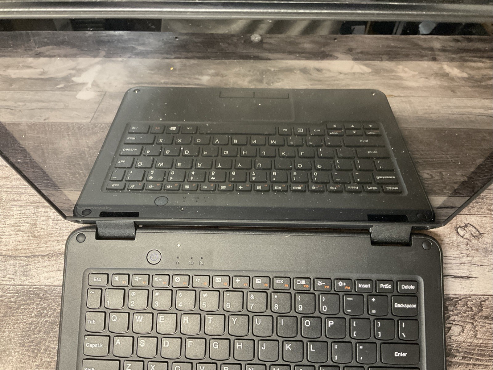 Lenovo 300e 1st Gen / 2-in-1 / Touchscreen / Windows 11 Pro / 71F