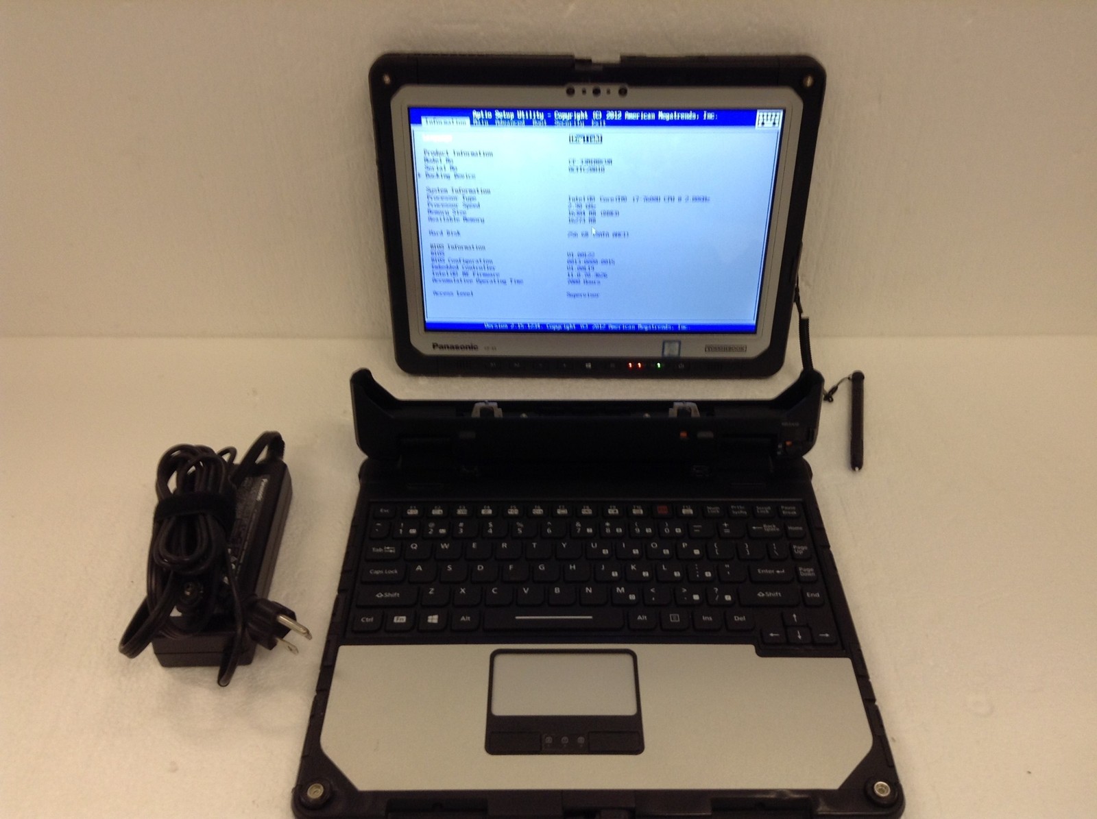 Panasonic Toughbook CF-33 MK1 i7-7600U 16GB 256GB SSD Touch 2 Batt, 7K HRS WORKS