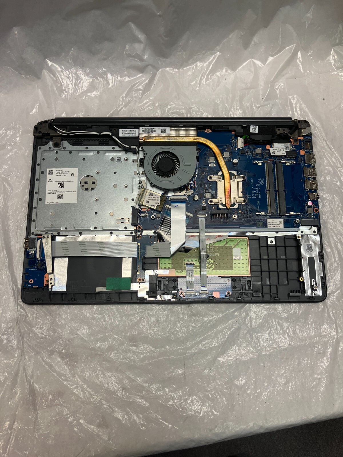 HP 250 G7 15.6″ Laptop | Intel Core i5-1035G7 | NO RAM | NO DRIVE FOR PARTS