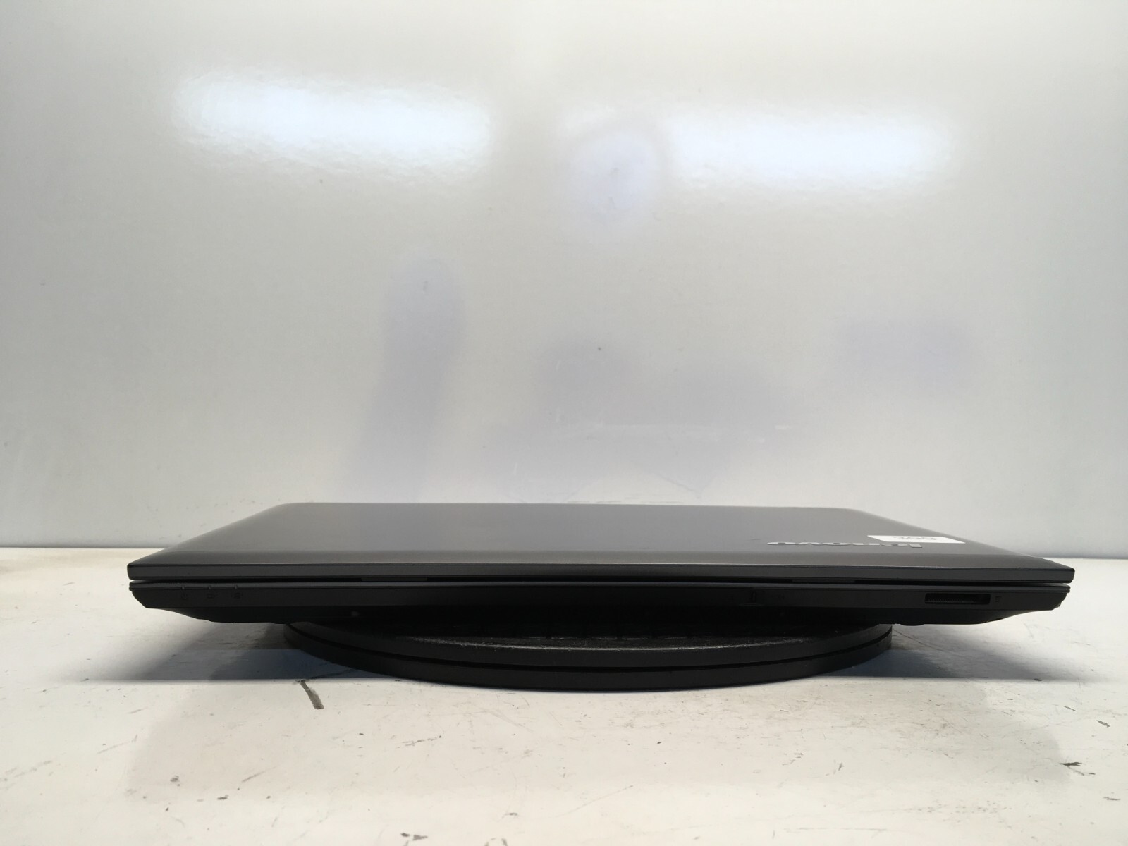 Lenovo V570 Intel i5-2430M 2.4GHz 6 GB NO HDD No Batt