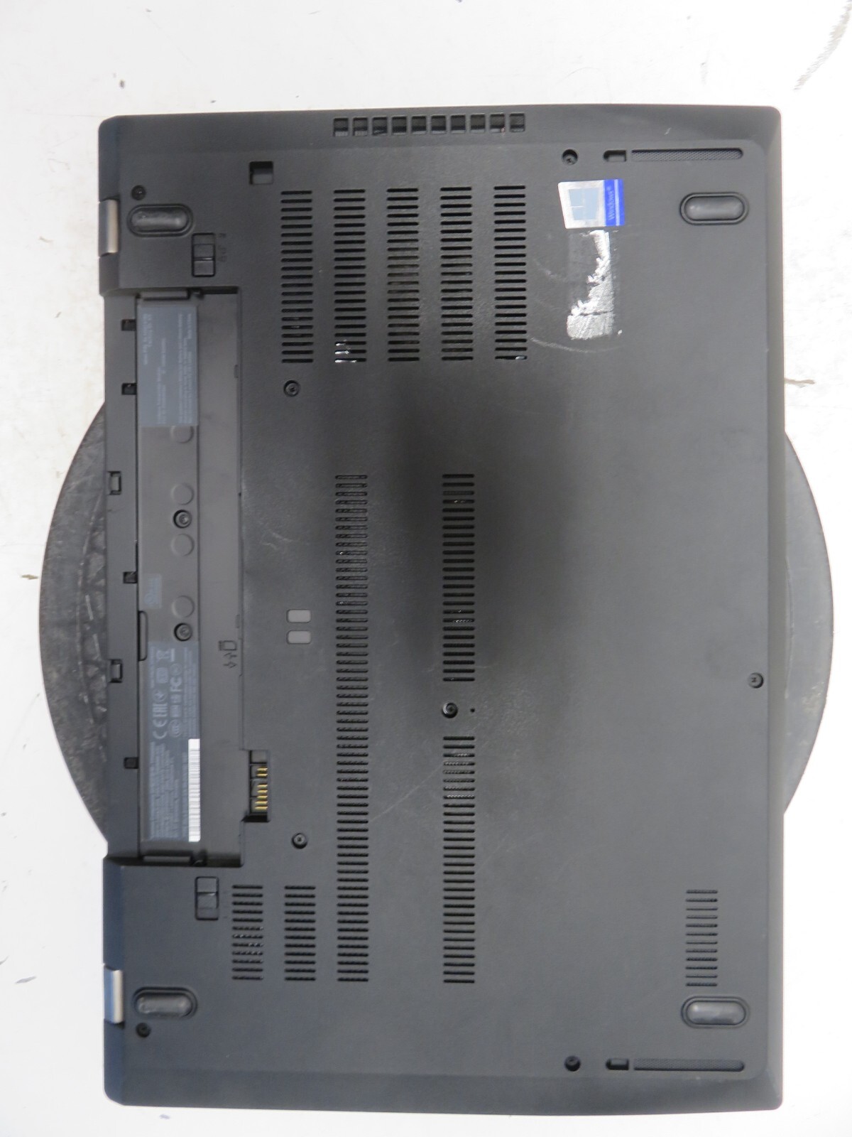 Lenovo ThinkPad T580 Intel i5-8350U 1.7GHz 8 GB NO HDD No Batt