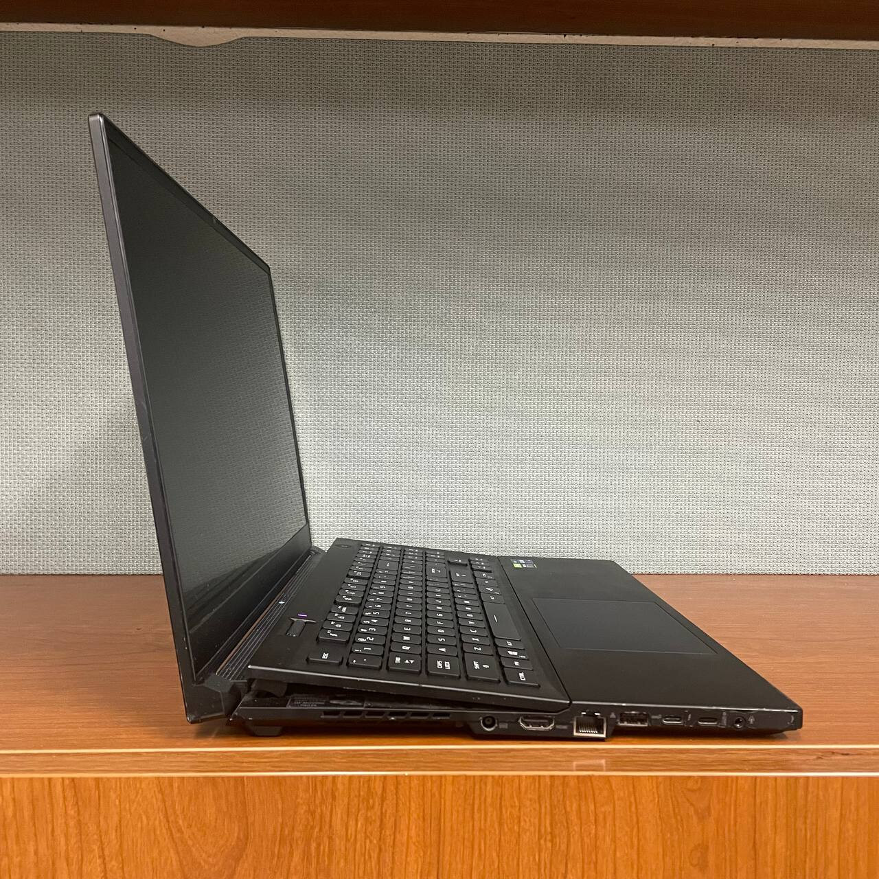 Asus ROG Zephyrus s17. RTX 3080, i9-11900H. 165Hz 2K Panel