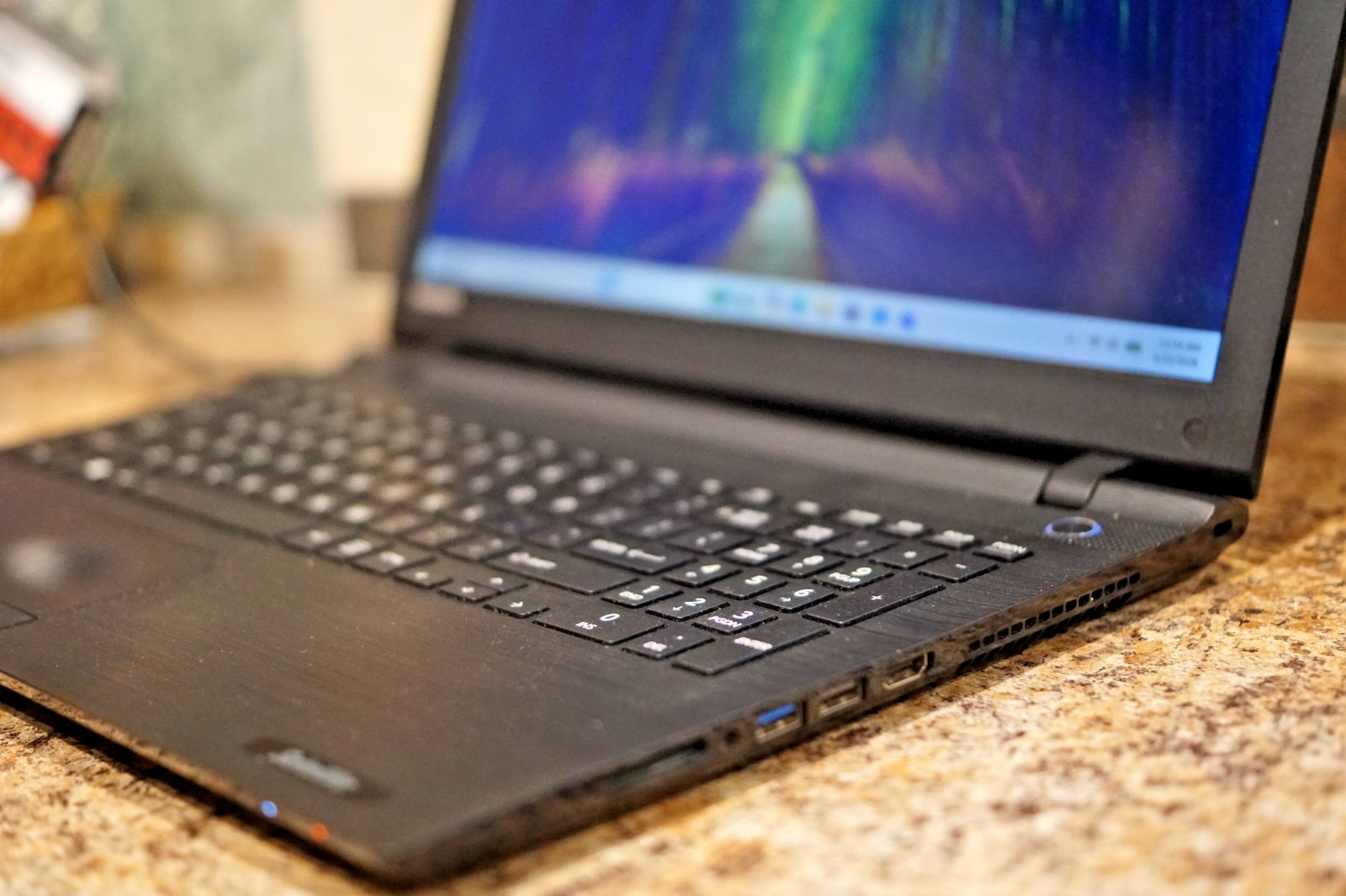 Active 25H2 WIN11 PRO Toshiba C55-C5270 i3-4005U @ 1.70GHz,8GB RAM,120GB SSD