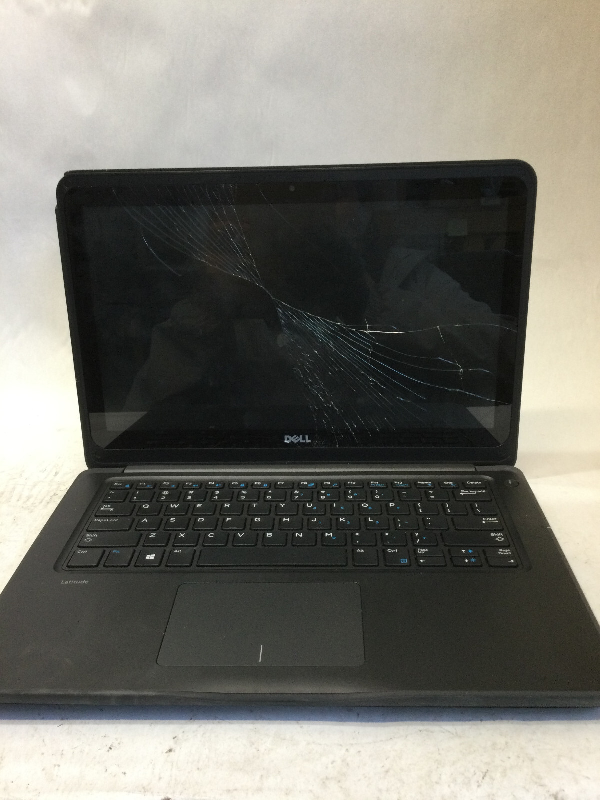 DELL LATITUDE 3380 – FOR PARTS – INTEL I5 7TH GEN – 8GB RAM -READ DESCRIP – BB