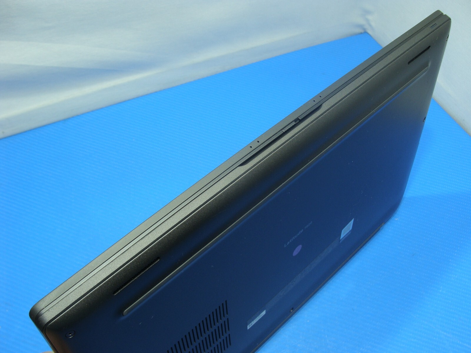 Dell Latitude 7520 15.6″ FHD Intel i7-1185G7 3GHz 16GB 256GB +Charger Win 10 Pro