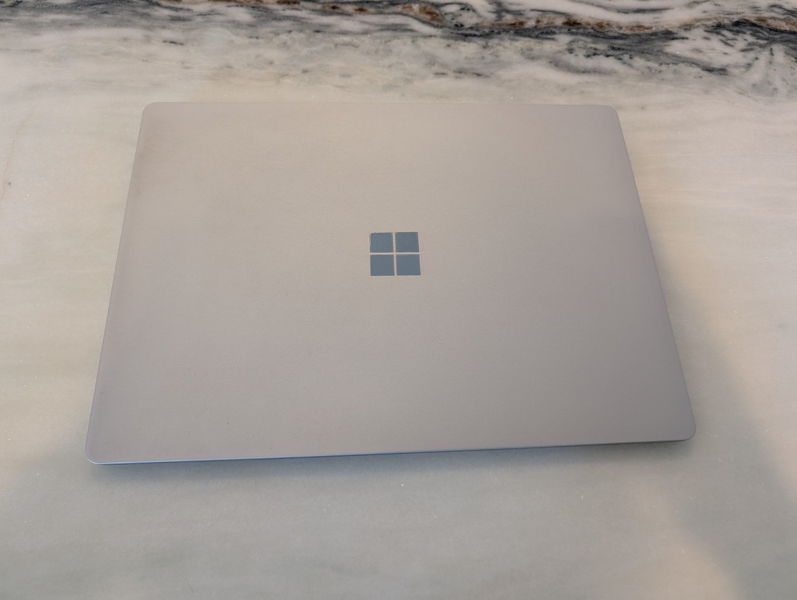 Microsoft Surface Laptop 1769 13.5″ i5-7200U 4GB RAM 128GB SSD Win 10 Pro